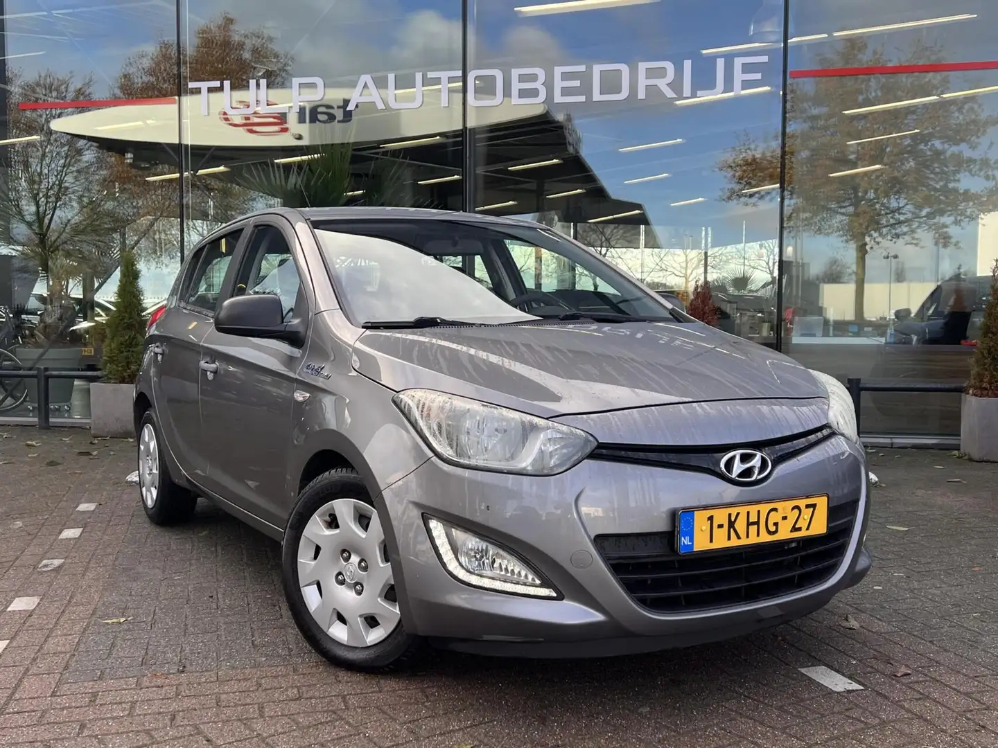 Hyundai i20 1.2i Business Edition 5-Deurs Airco Dealer NAP Gris - 2