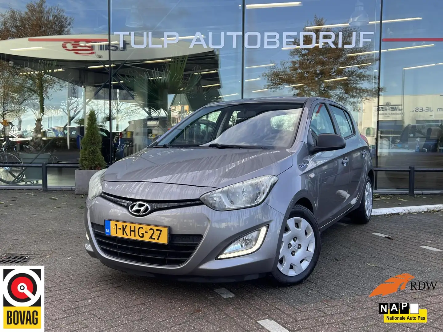 Hyundai i20 1.2i Business Edition 5-Deurs Airco Dealer NAP Gris - 1