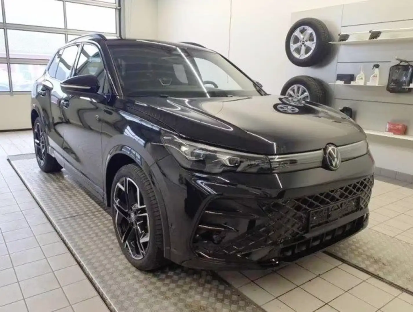 Volkswagen Tiguan Tiguan 2.0 tdi R-Line Plus dsg(150cv)20P BLACK P. Zwart - 2