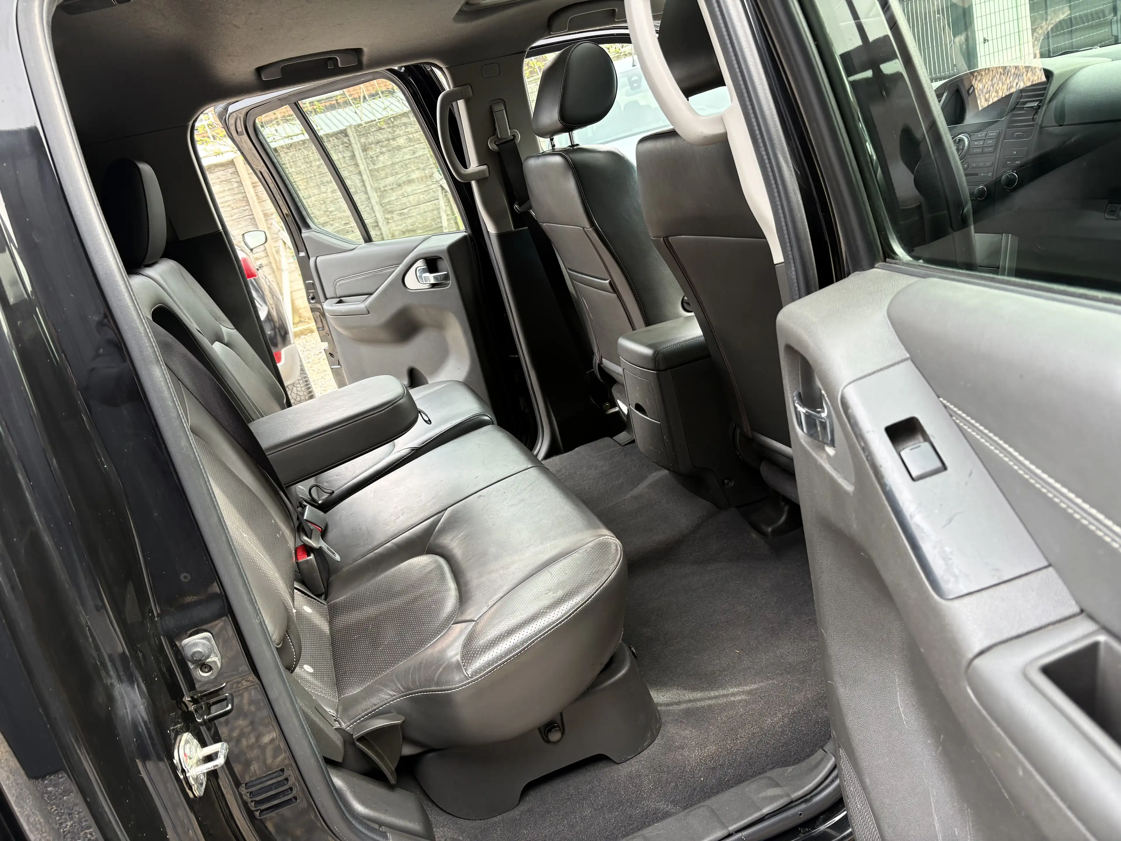 Nissan Navara Navara 2.5 dCi 4x4 190cv/ Automatique/ Full Option — photo 11