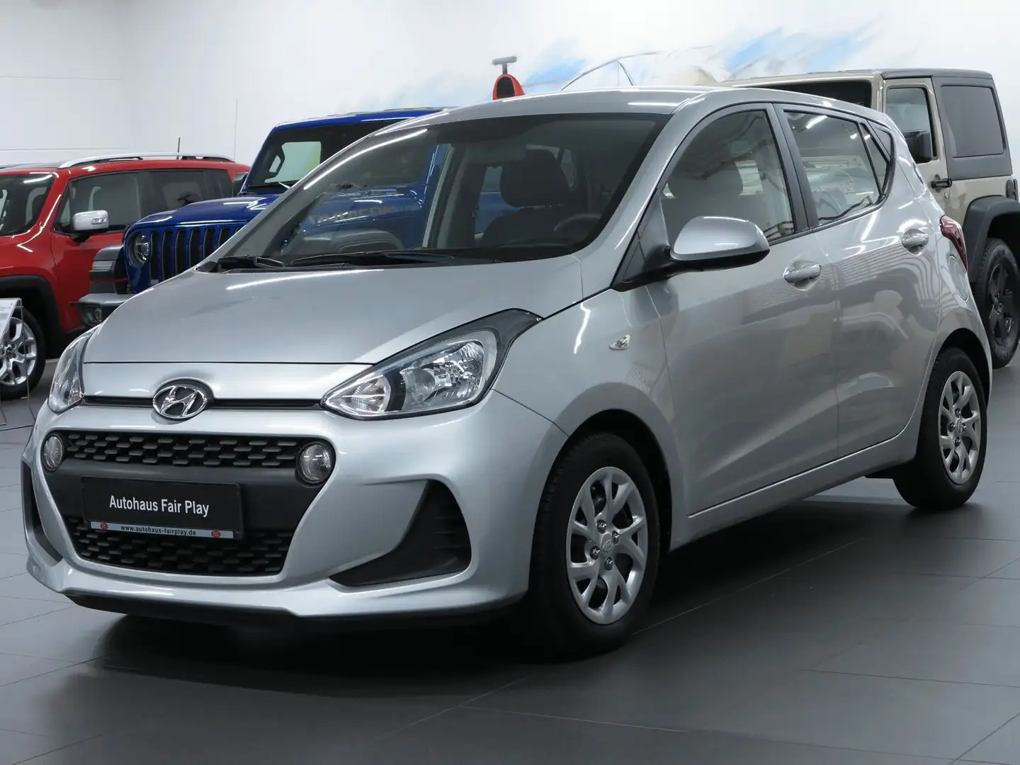 Hyundai i10 Trend Neuwagenzustand/4 Season ! Silber - 2