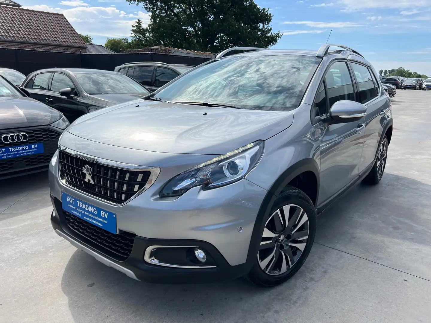 Peugeot 2008 1.2i PURETECH AUTOMAAT NAVI LEDER CAMERA CARPLAY Grau - 1