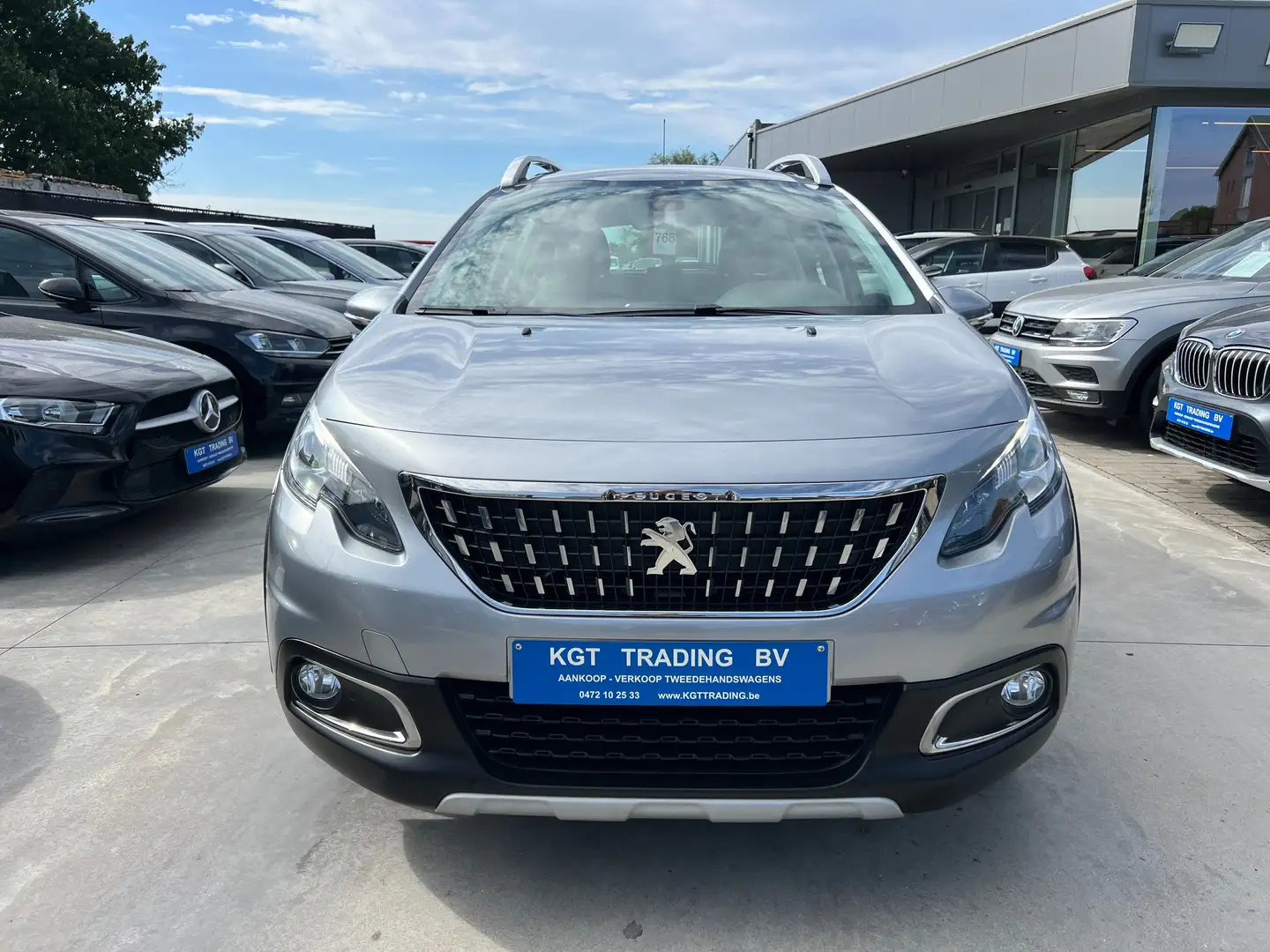 Peugeot 2008 1.2i PURETECH AUTOMAAT NAVI LEDER CAMERA CARPLAY Grau - 2