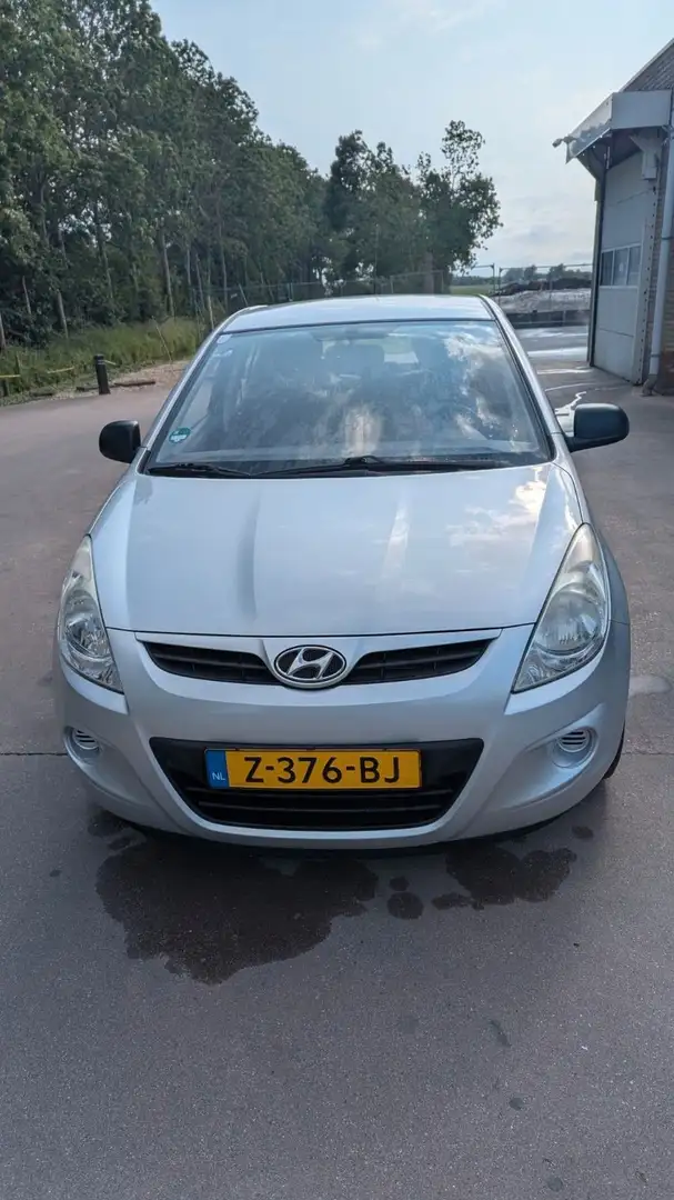 Hyundai i20 i20 1.2i Dynamic Zilver - 1
