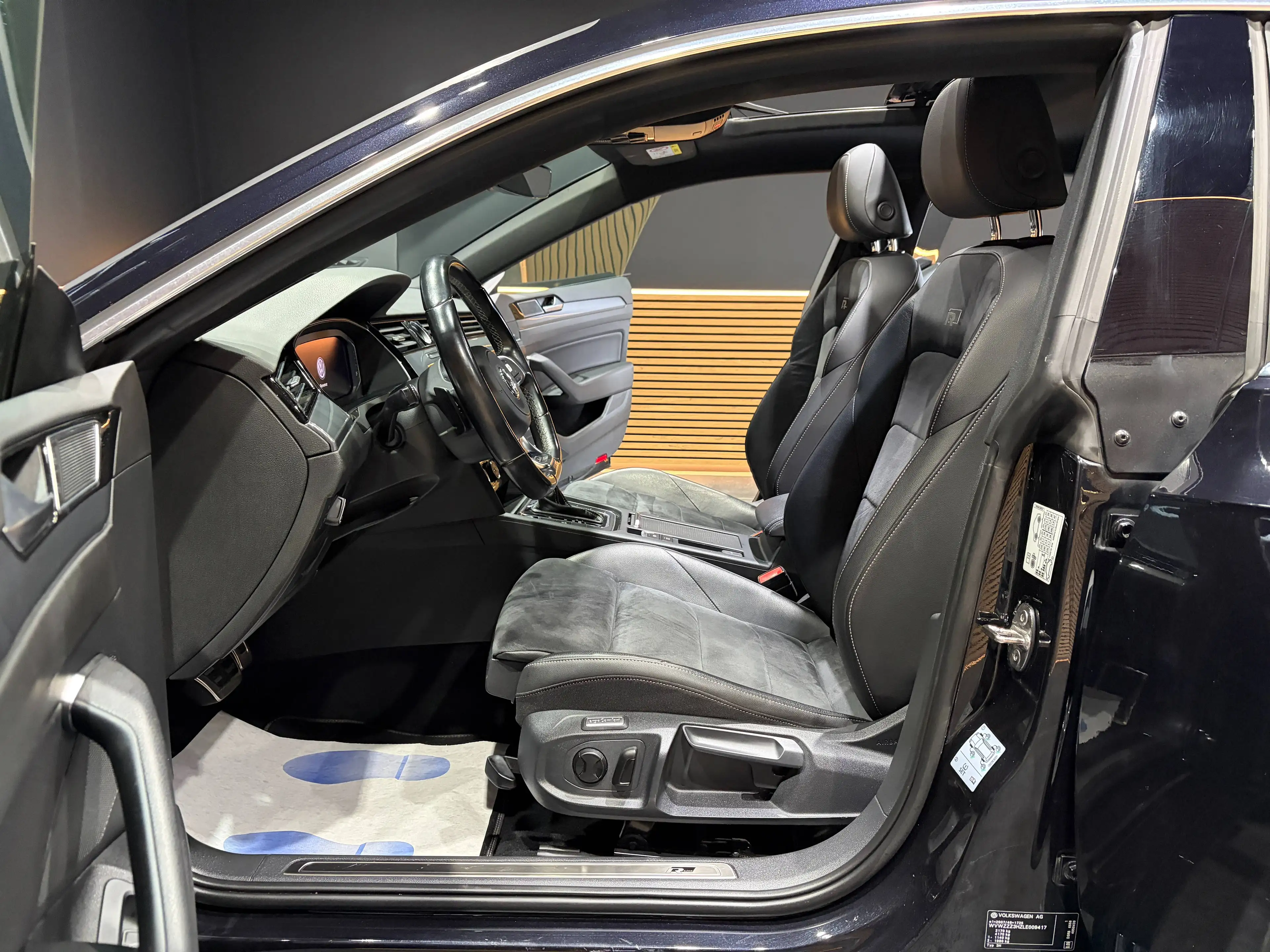 Volkswagen Arteon 2.0 TDi DSG R-Line *CARPLAY*TOIT OUV*SIEGE CHAUFF*GARANTIE* — photo 8