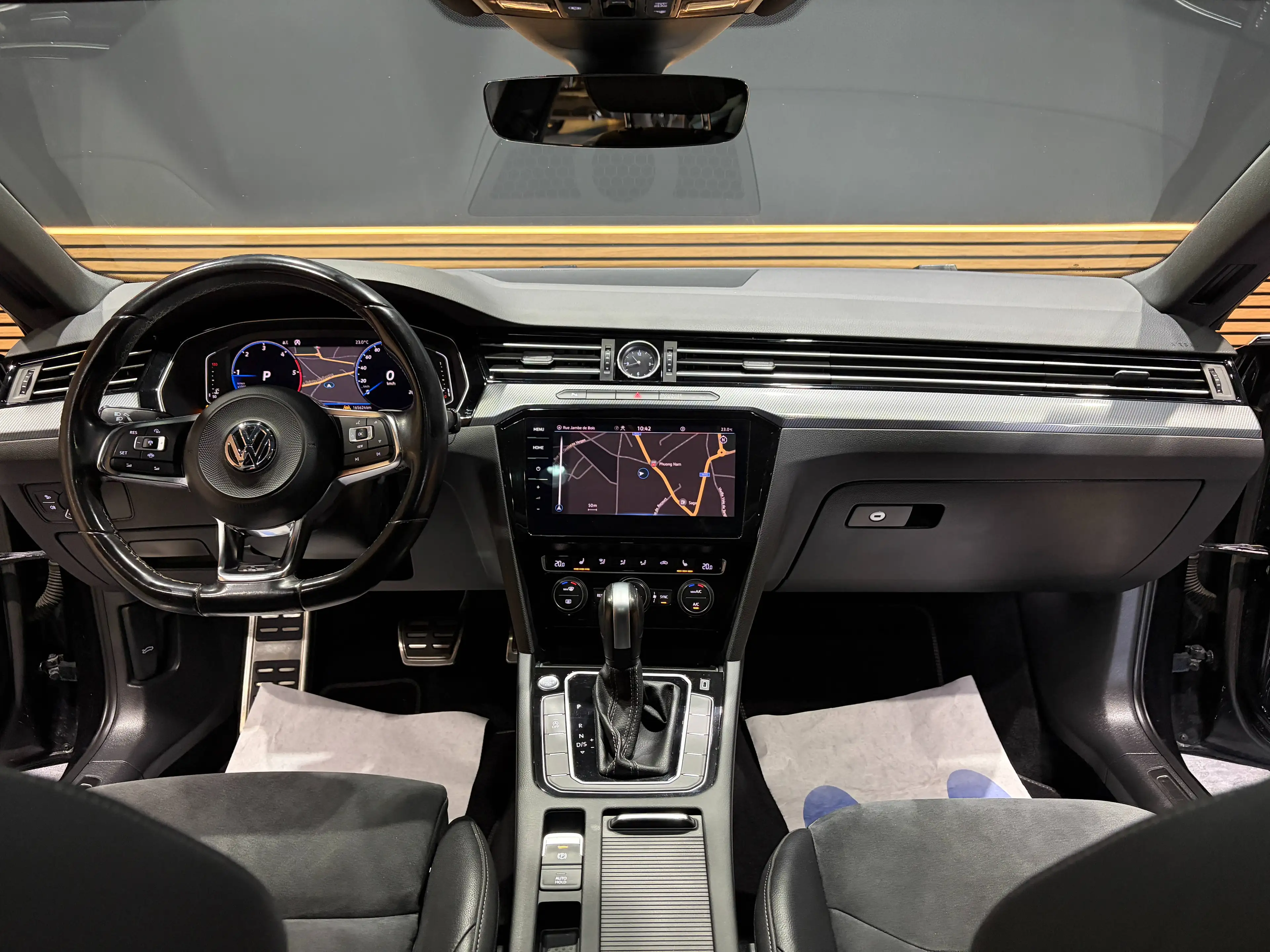 Volkswagen Arteon 2.0 TDi DSG R-Line *CARPLAY*TOIT OUV*SIEGE CHAUFF*GARANTIE* — photo 11