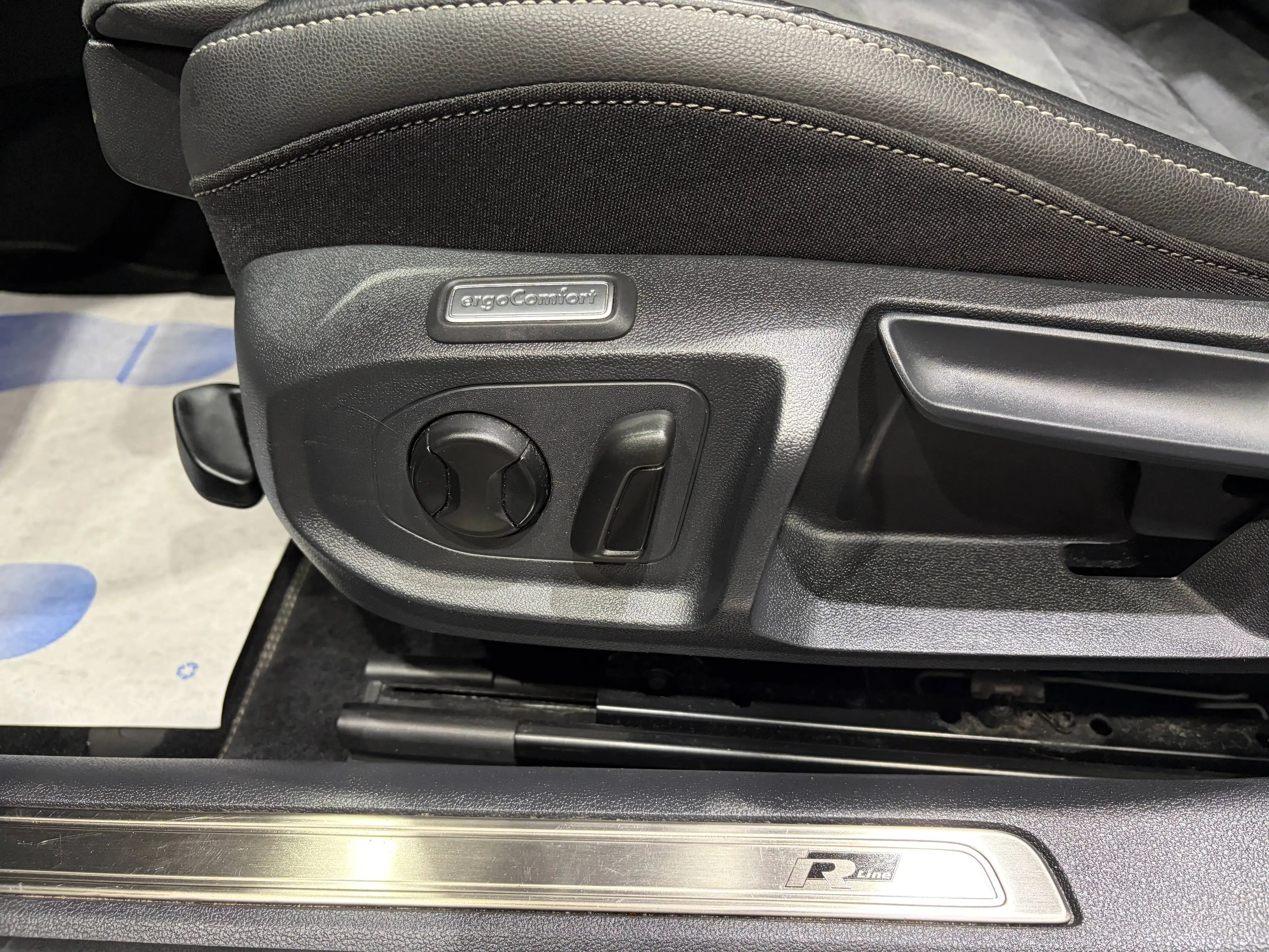 Volkswagen Arteon 2.0 TDi DSG R-Line *CARPLAY*TOIT OUV*SIEGE CHAUFF*GARANTIE* — photo 9