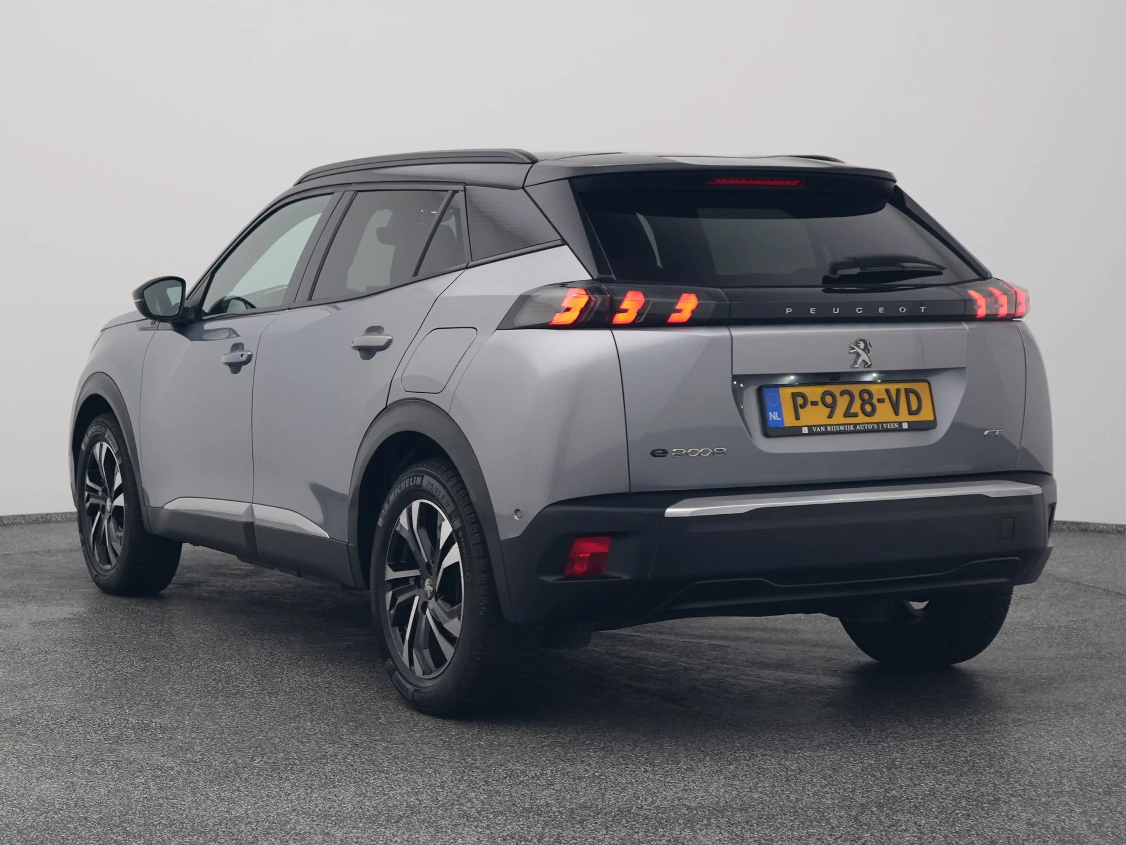Peugeot e-2008 EV Allure 50 kWh | CAMERA | KEYLESS — photo 5