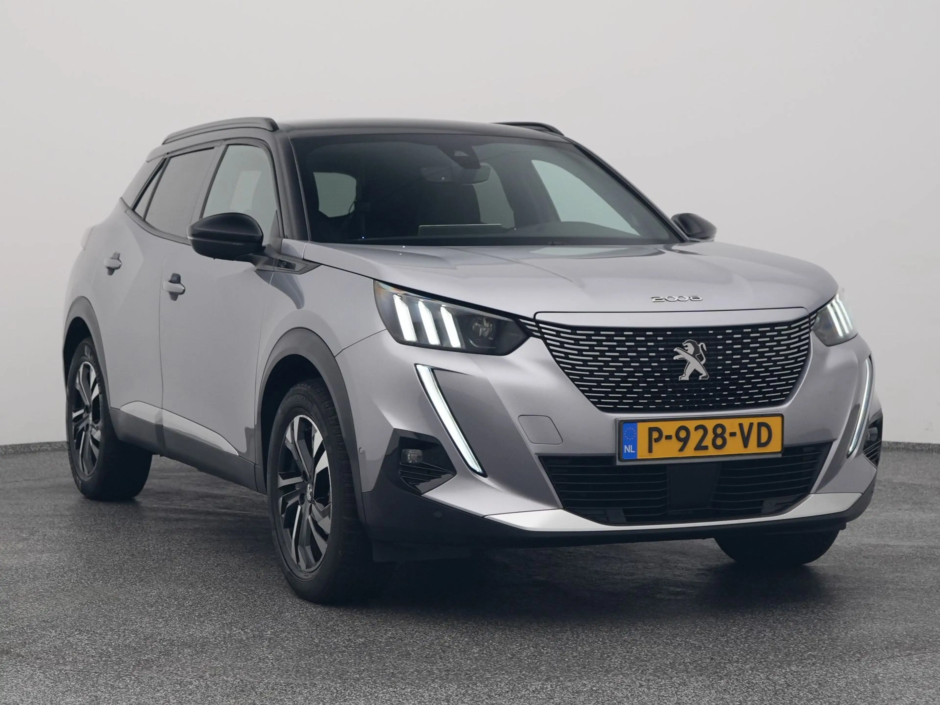 Peugeot e-2008 EV Allure 50 kWh | CAMERA | KEYLESS — photo 2
