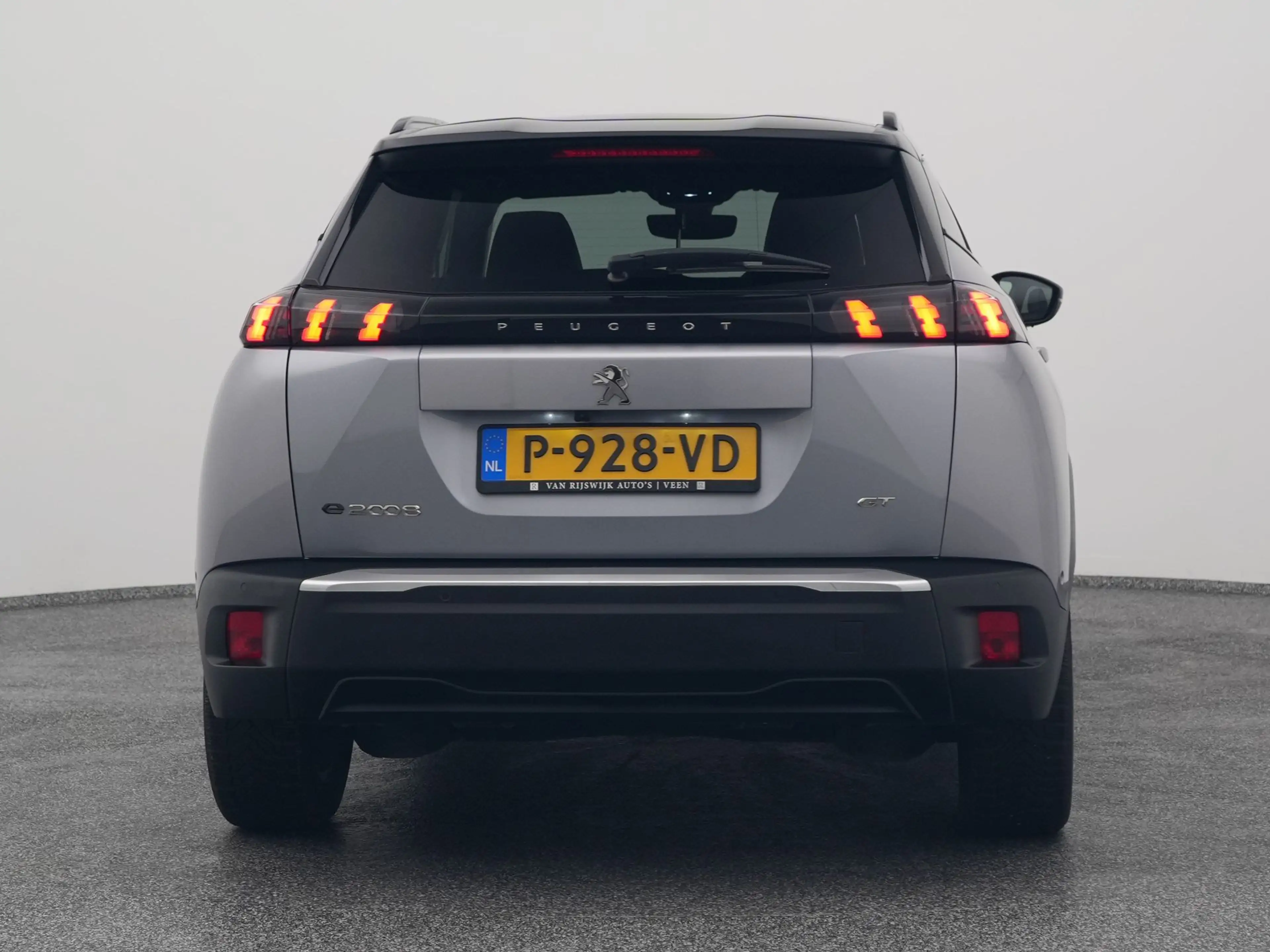Peugeot e-2008 EV Allure 50 kWh | CAMERA | KEYLESS — photo 10
