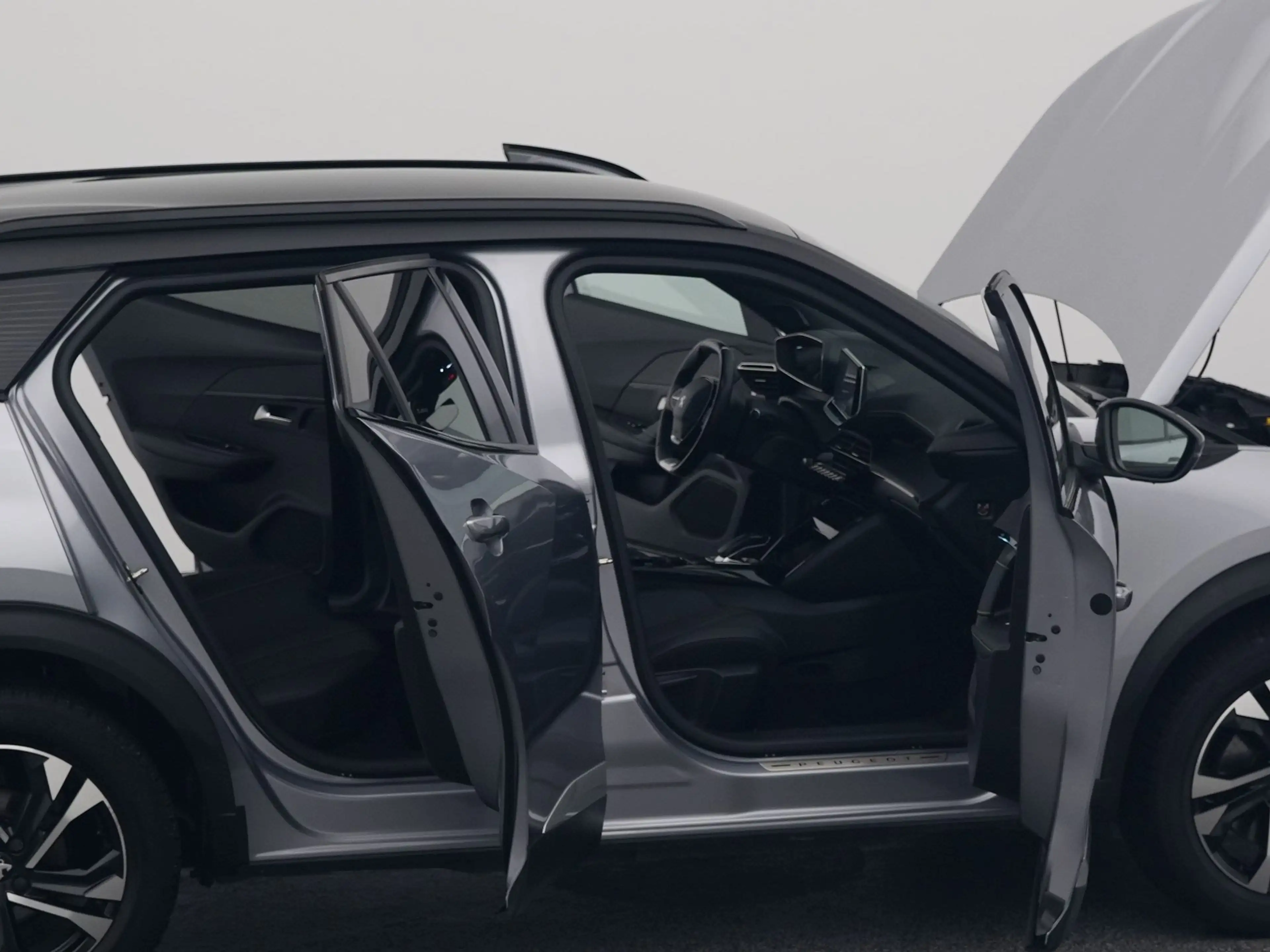 Peugeot e-2008 EV Allure 50 kWh | CAMERA | KEYLESS — photo 34
