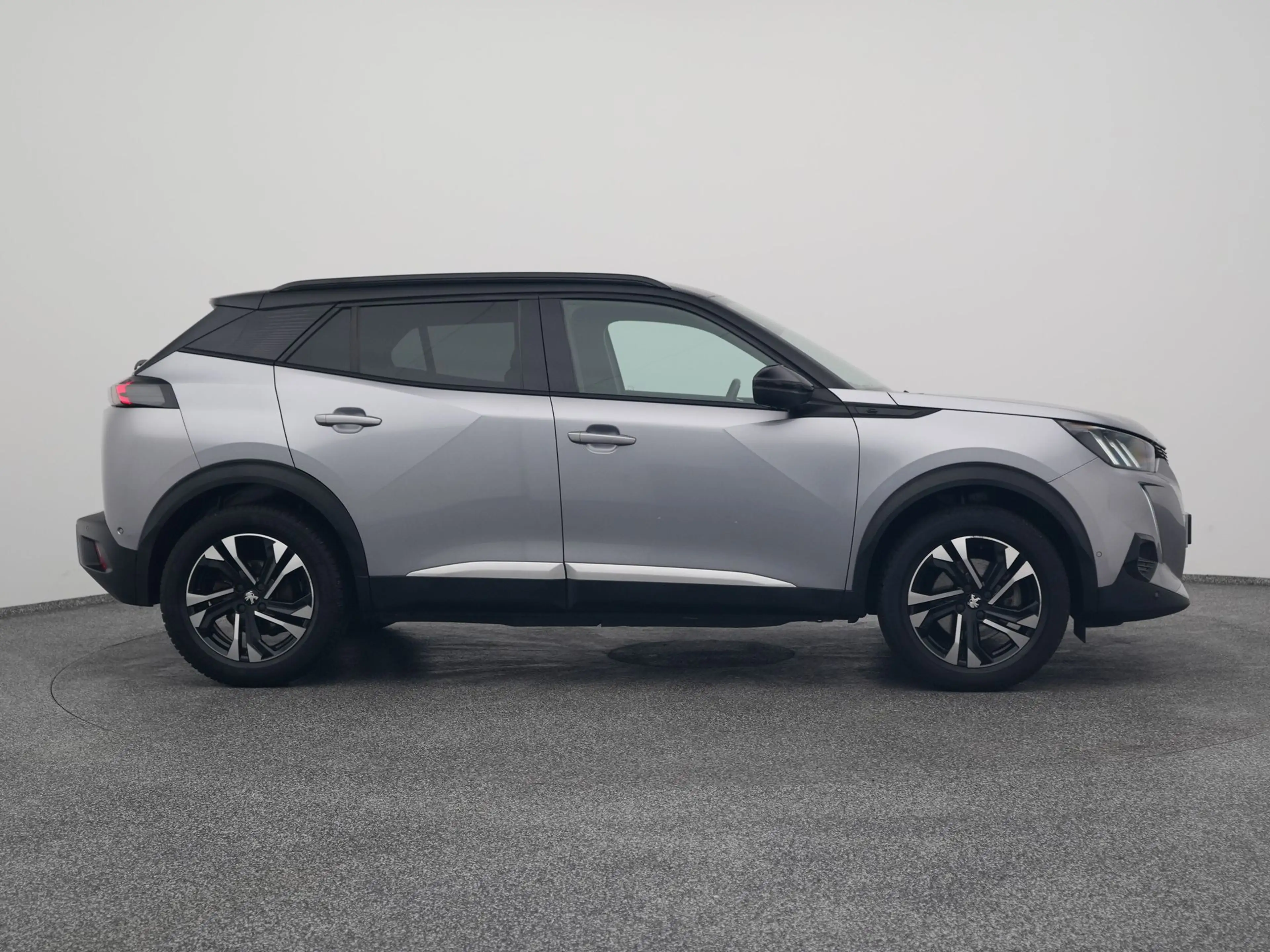 Peugeot e-2008 EV Allure 50 kWh | CAMERA | KEYLESS — photo 14