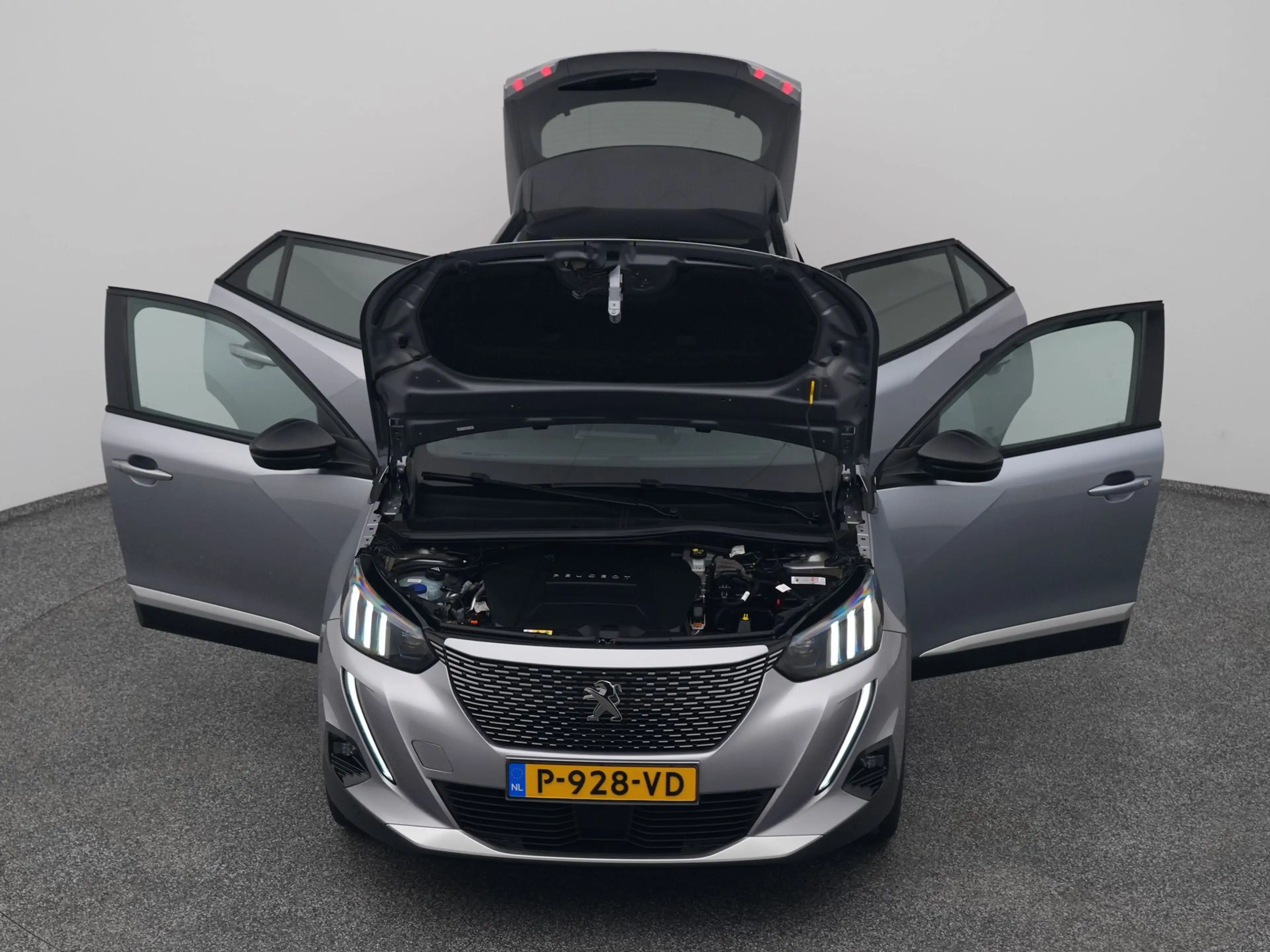 Peugeot e-2008 EV Allure 50 kWh | CAMERA | KEYLESS — photo 27