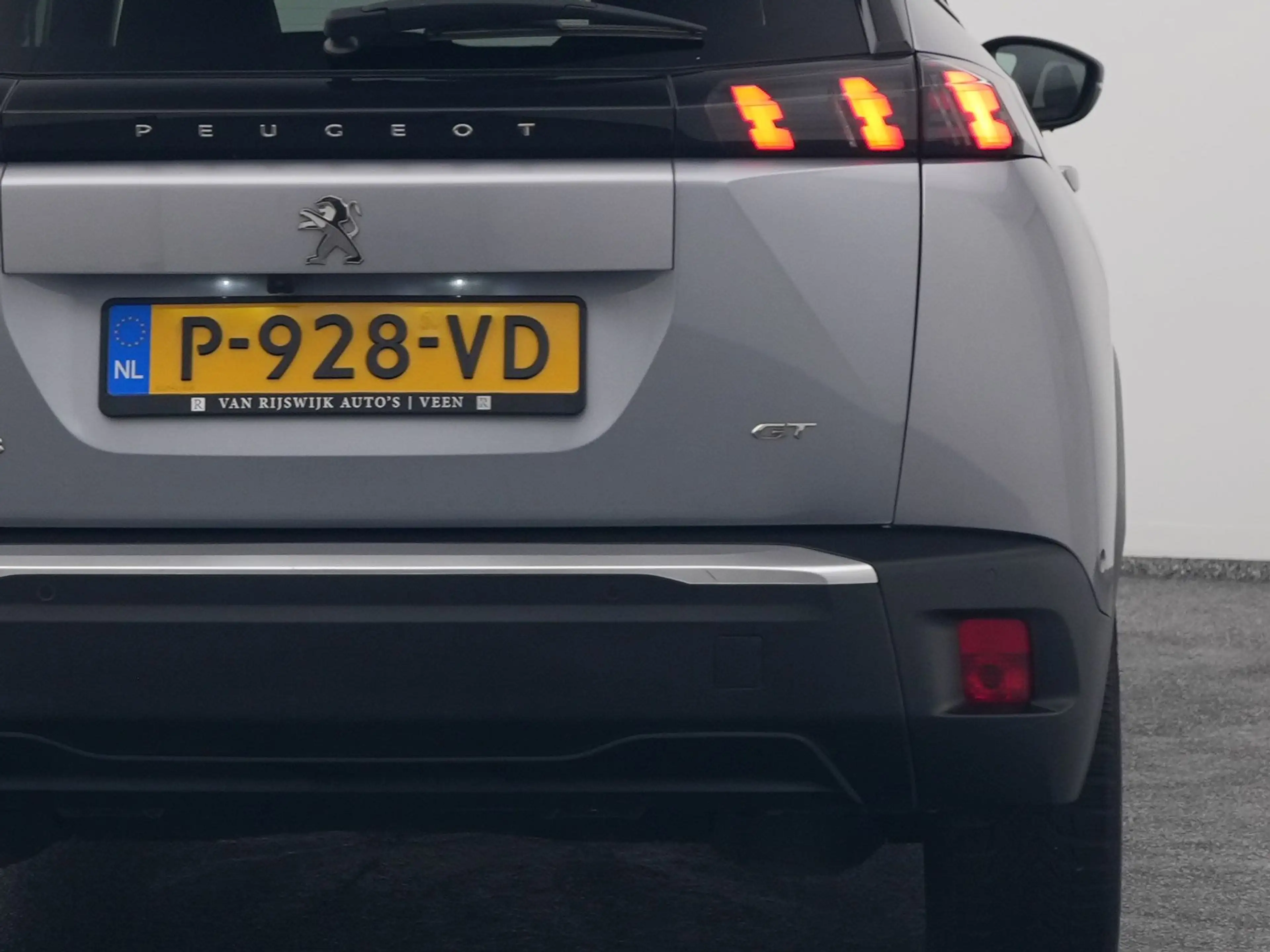 Peugeot e-2008 EV Allure 50 kWh | CAMERA | KEYLESS — photo 20