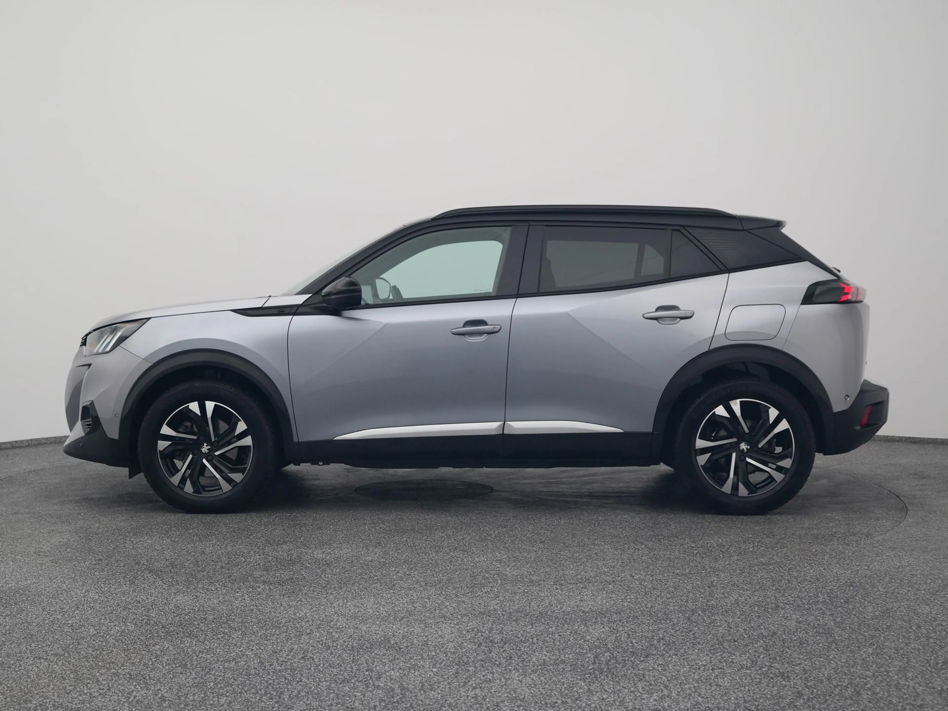 Peugeot e-2008 EV Allure 50 kWh | CAMERA | KEYLESS — photo 13