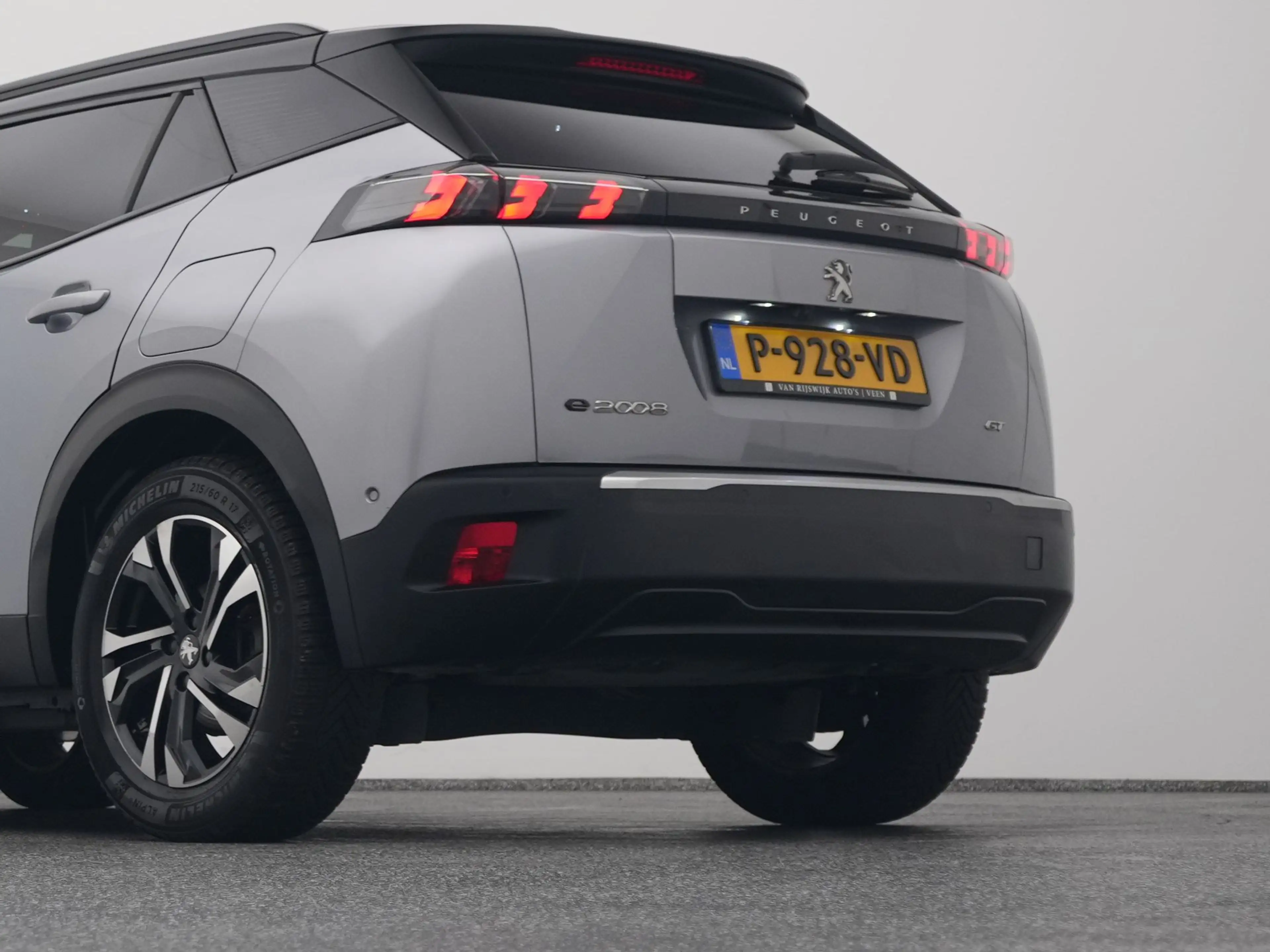 Peugeot e-2008 EV Allure 50 kWh | CAMERA | KEYLESS — photo 22