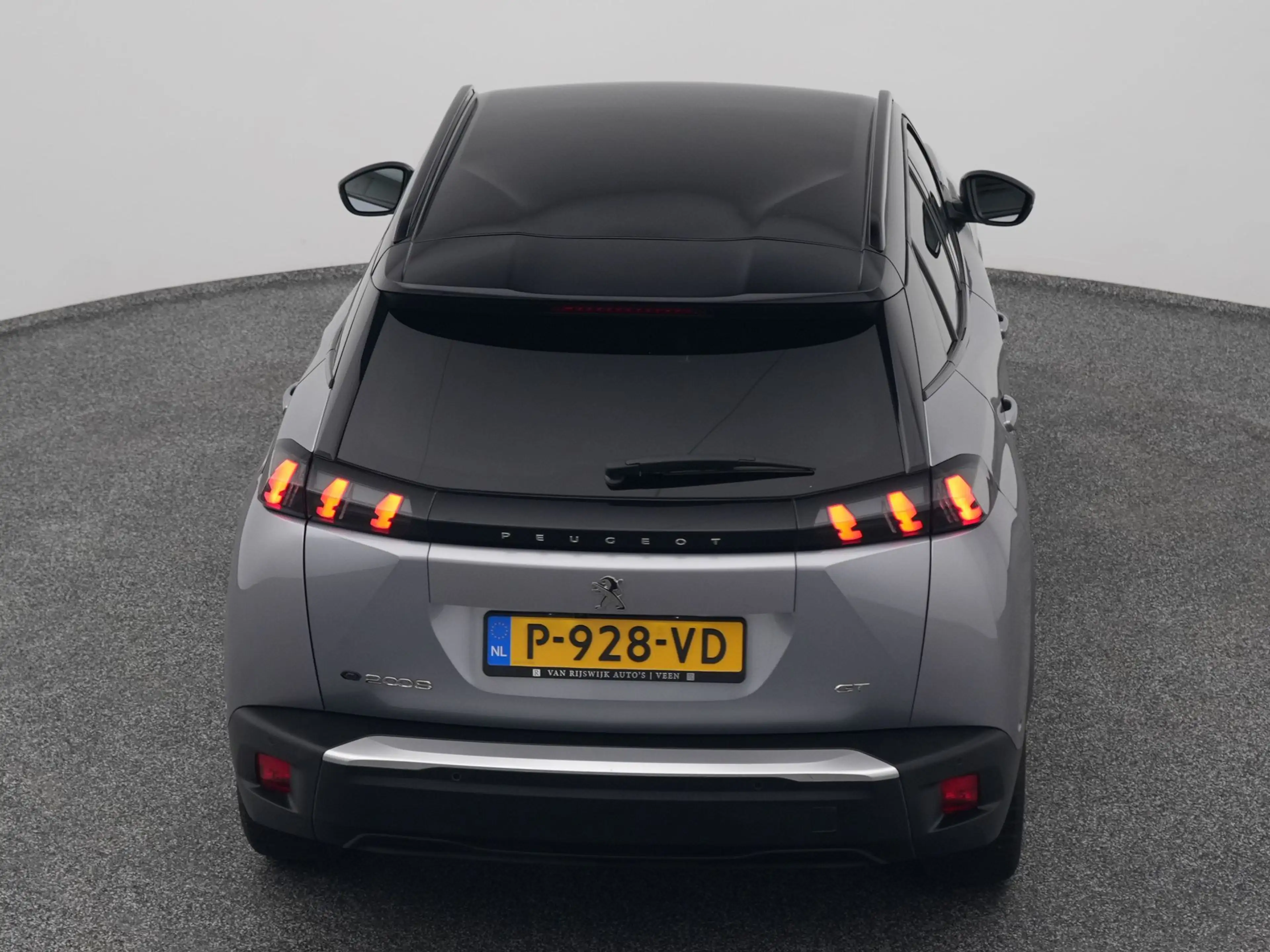 Peugeot e-2008 EV Allure 50 kWh | CAMERA | KEYLESS — photo 28