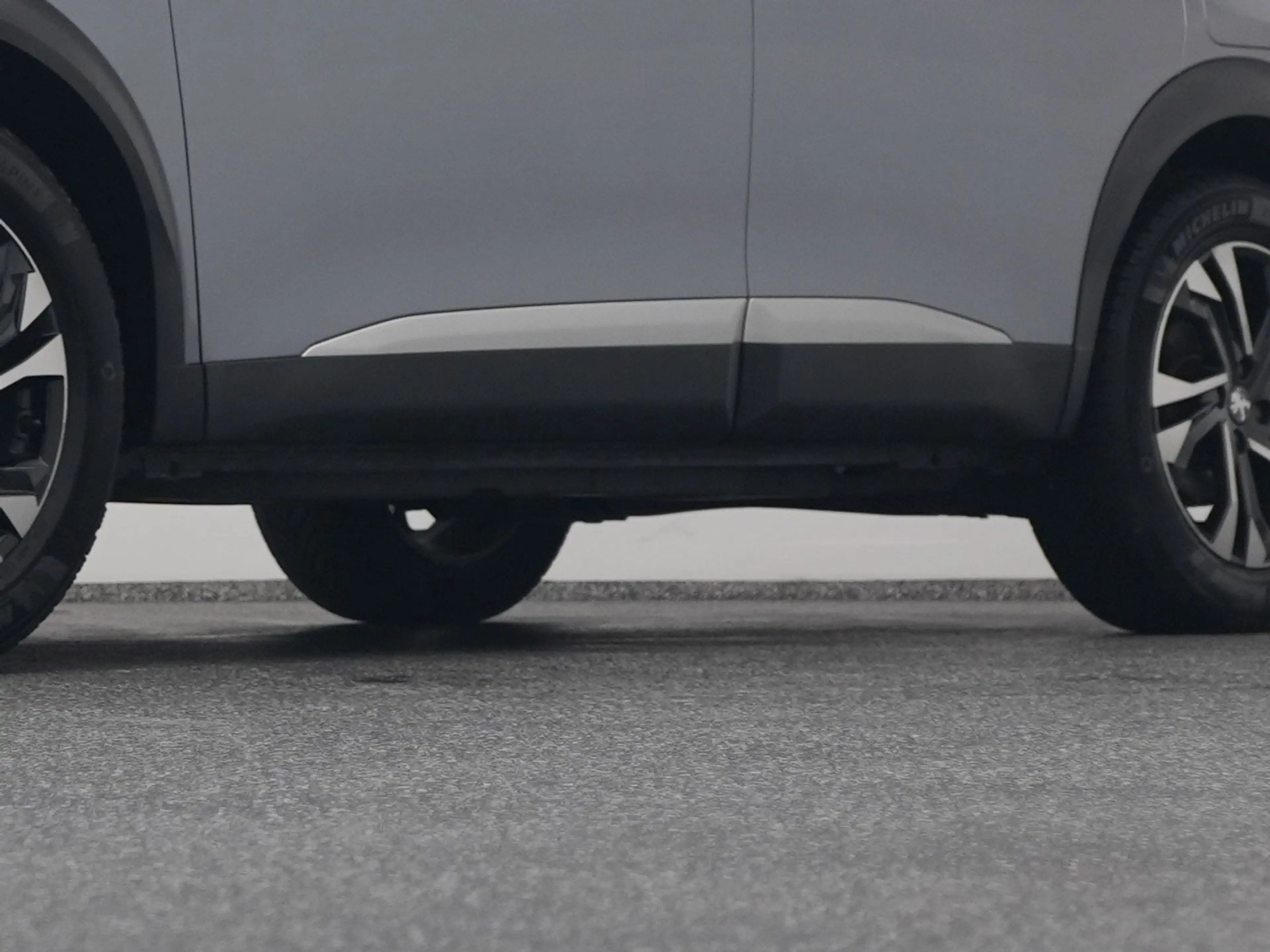 Peugeot e-2008 EV Allure 50 kWh | CAMERA | KEYLESS — photo 37