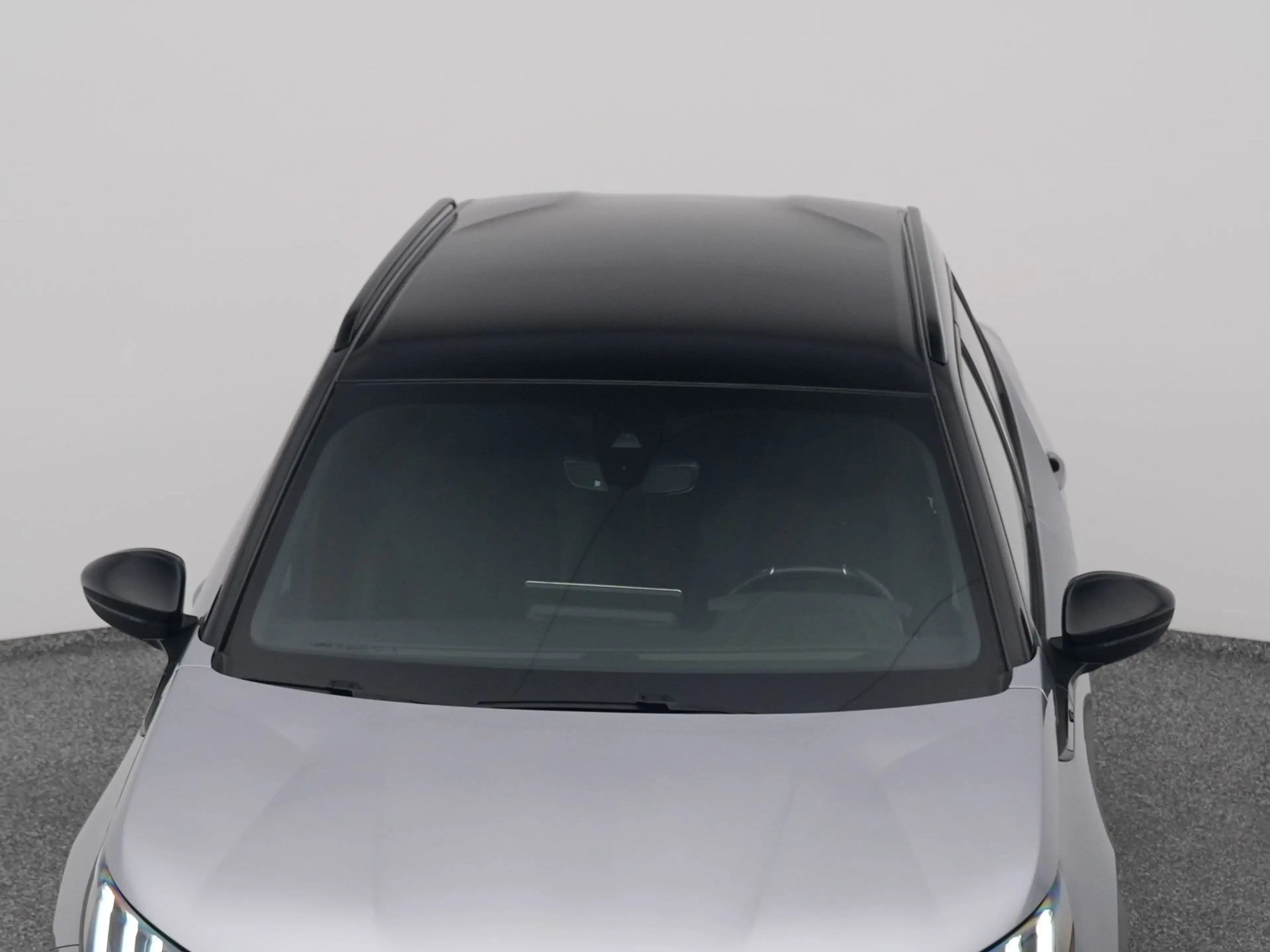Peugeot e-2008 EV Allure 50 kWh | CAMERA | KEYLESS — photo 32