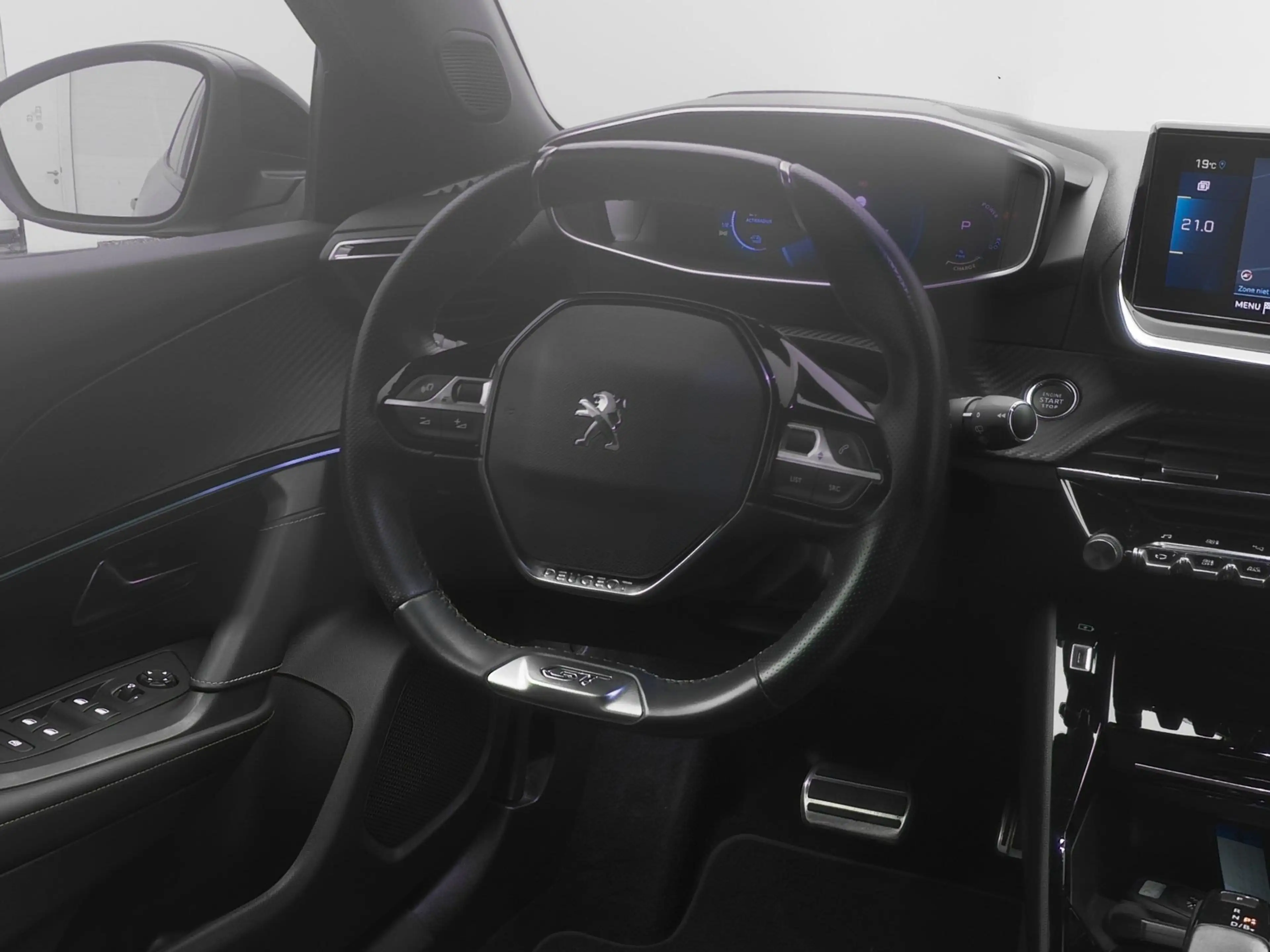 Peugeot e-2008 EV Allure 50 kWh | CAMERA | KEYLESS — photo 7