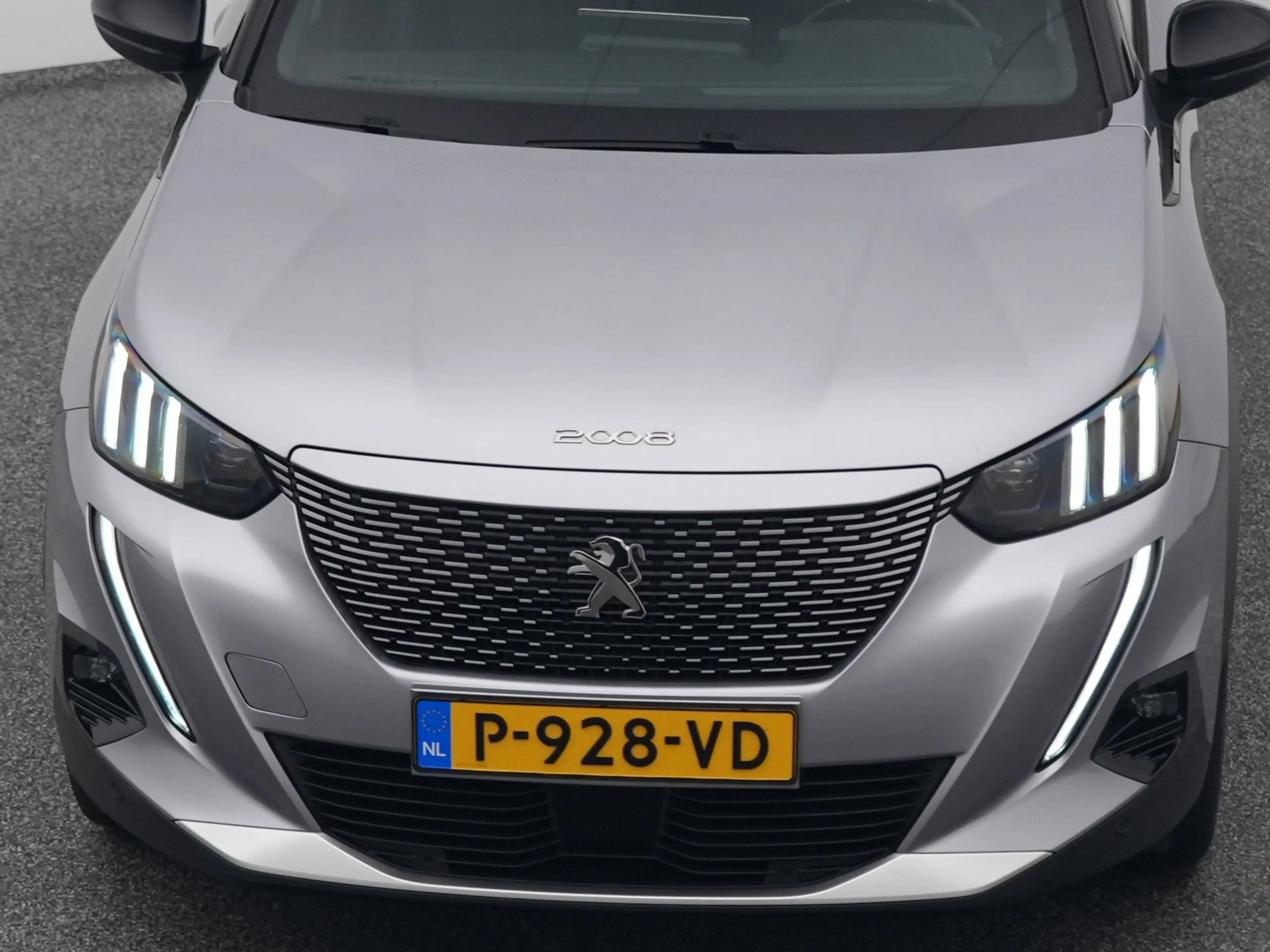 Peugeot e-2008 EV Allure 50 kWh | CAMERA | KEYLESS — photo 30