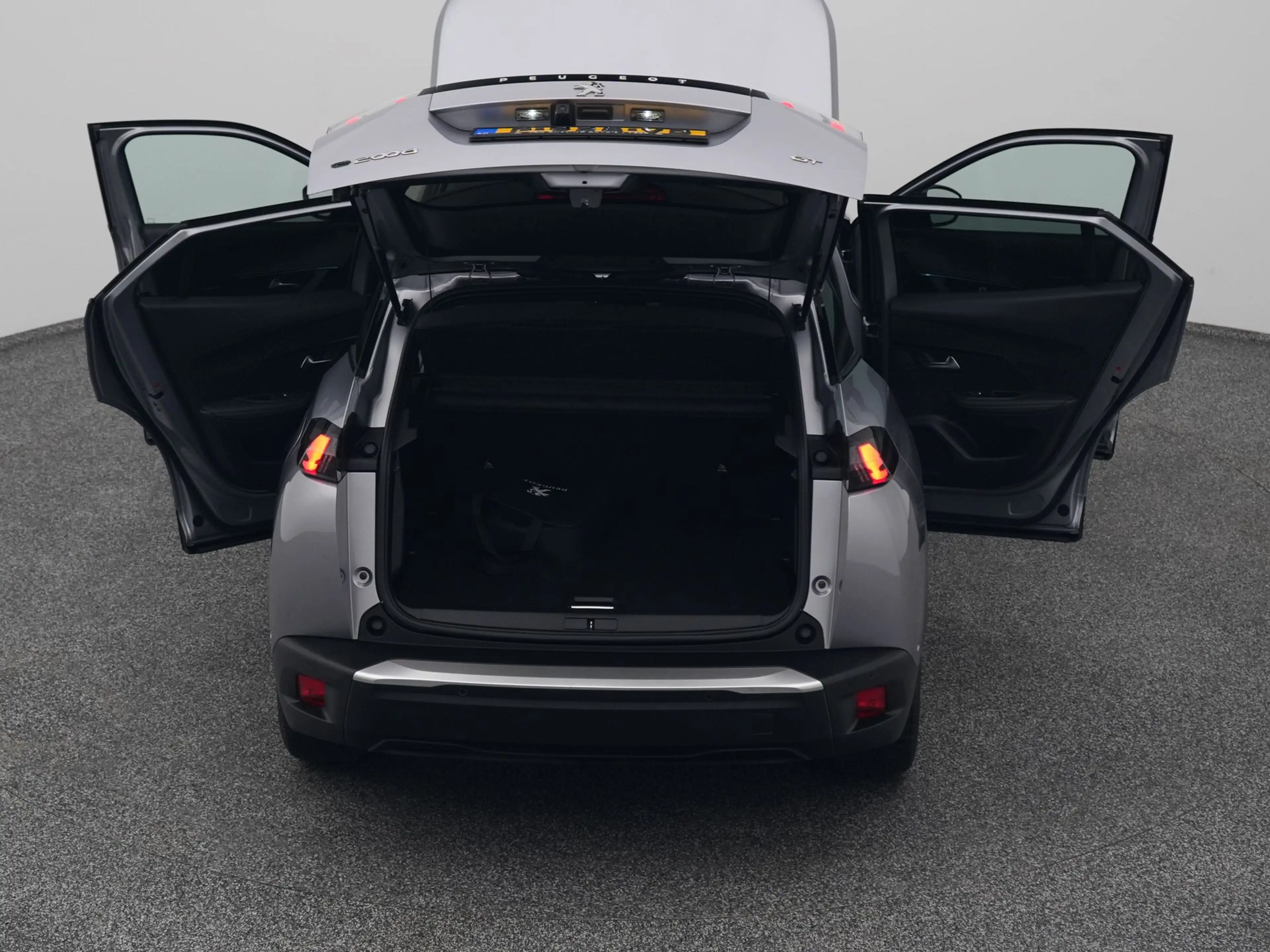 Peugeot e-2008 EV Allure 50 kWh | CAMERA | KEYLESS — photo 29