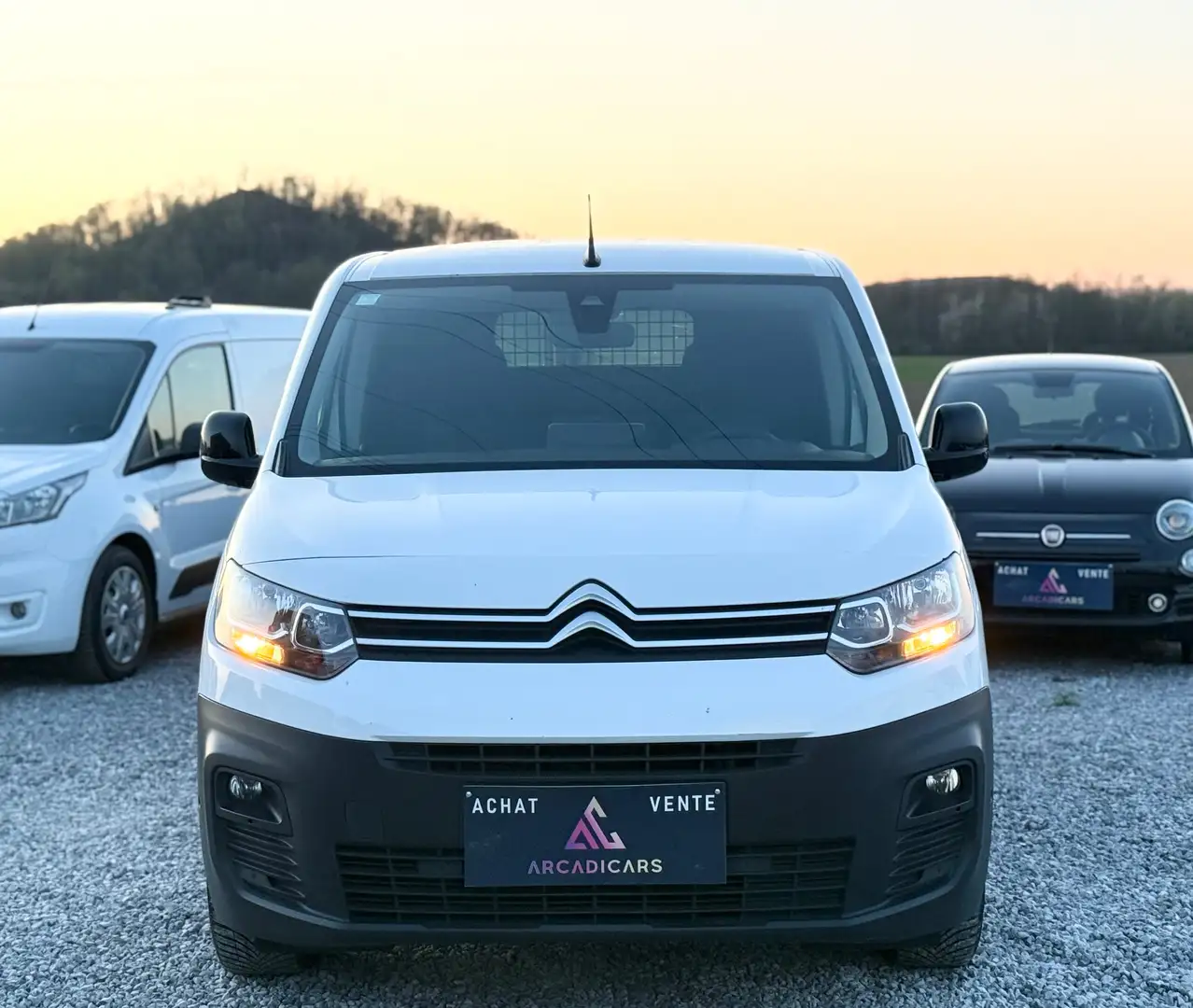 Peugeot Partner FACELIFT - GPS - 2 PLACES - CARNET COMPLET - TVAC Blanc - 2