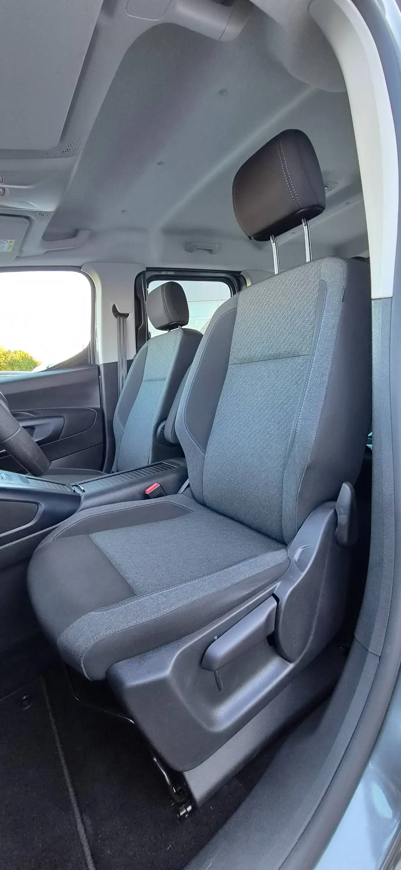 Peugeot Rifter Rifter 1.5 BlueHDi Standard Allure — photo 8