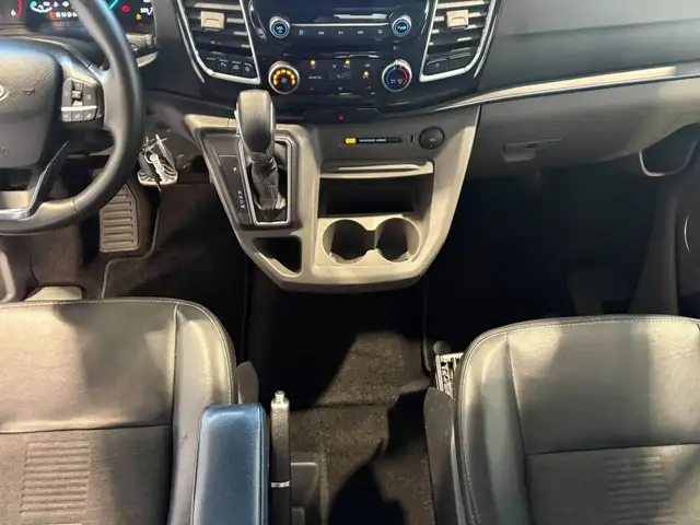Ford Tourneo Custom view 12