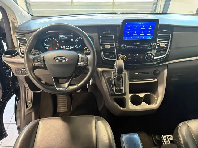 Ford Tourneo Custom view 9