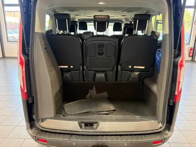Ford Tourneo Custom view 6