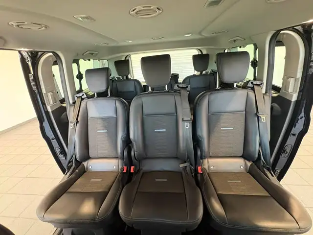 Ford Tourneo Custom view 14