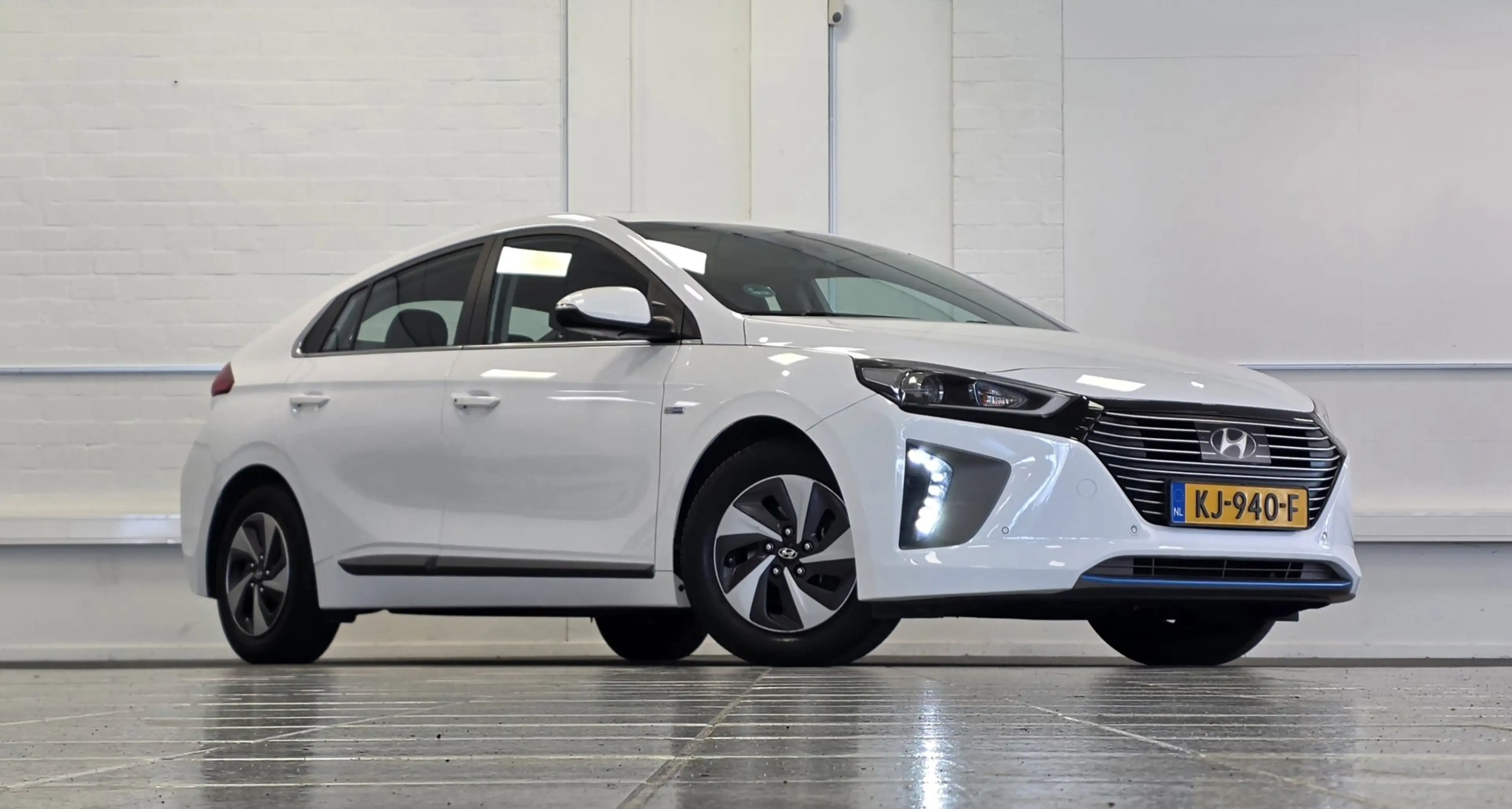 Hyundai IONIQ 1.6 GDi First Edition Pano Leer Vol opties! Garant — photo 2