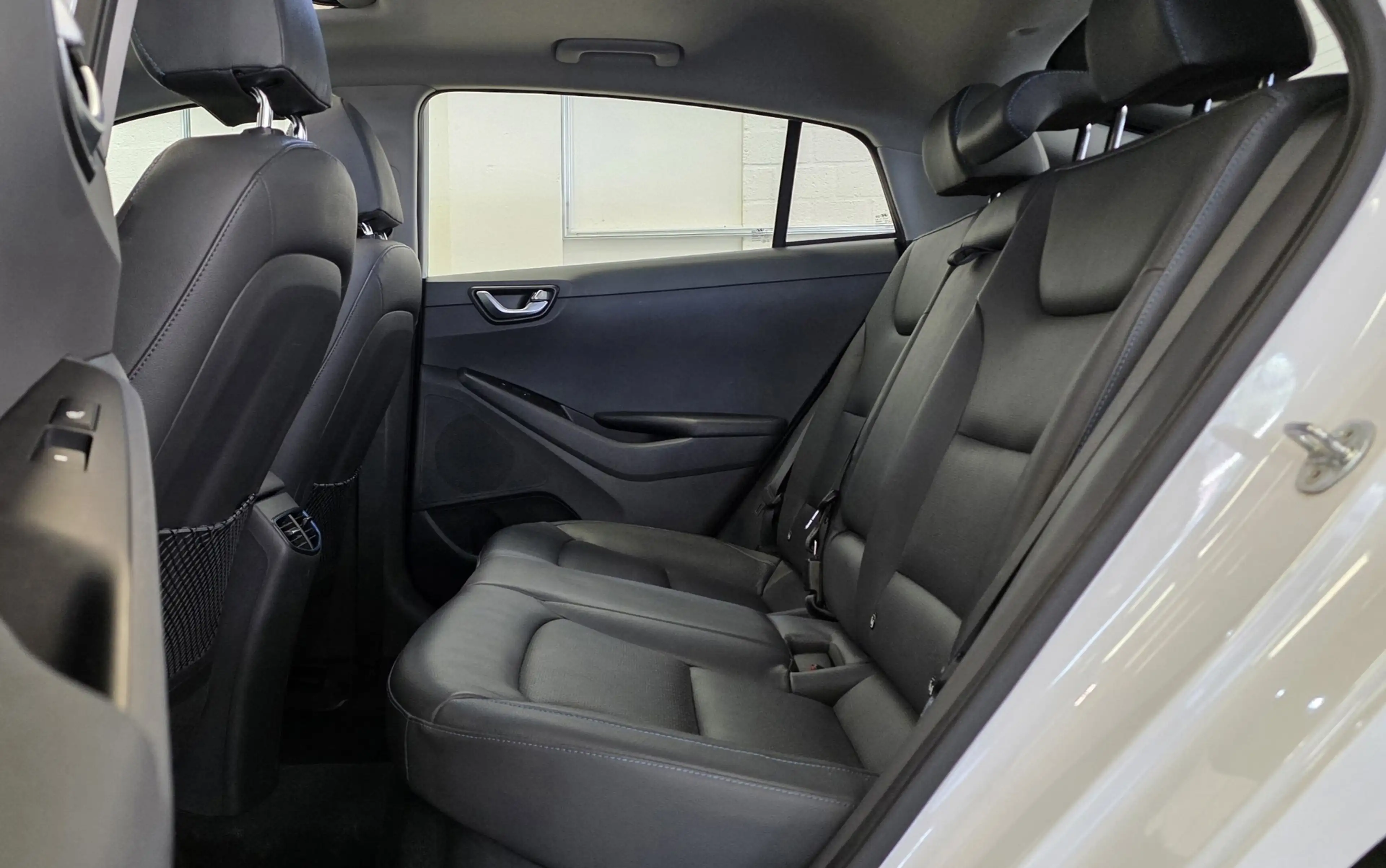 Hyundai IONIQ 1.6 GDi First Edition Pano Leer Vol opties! Garant — photo 14