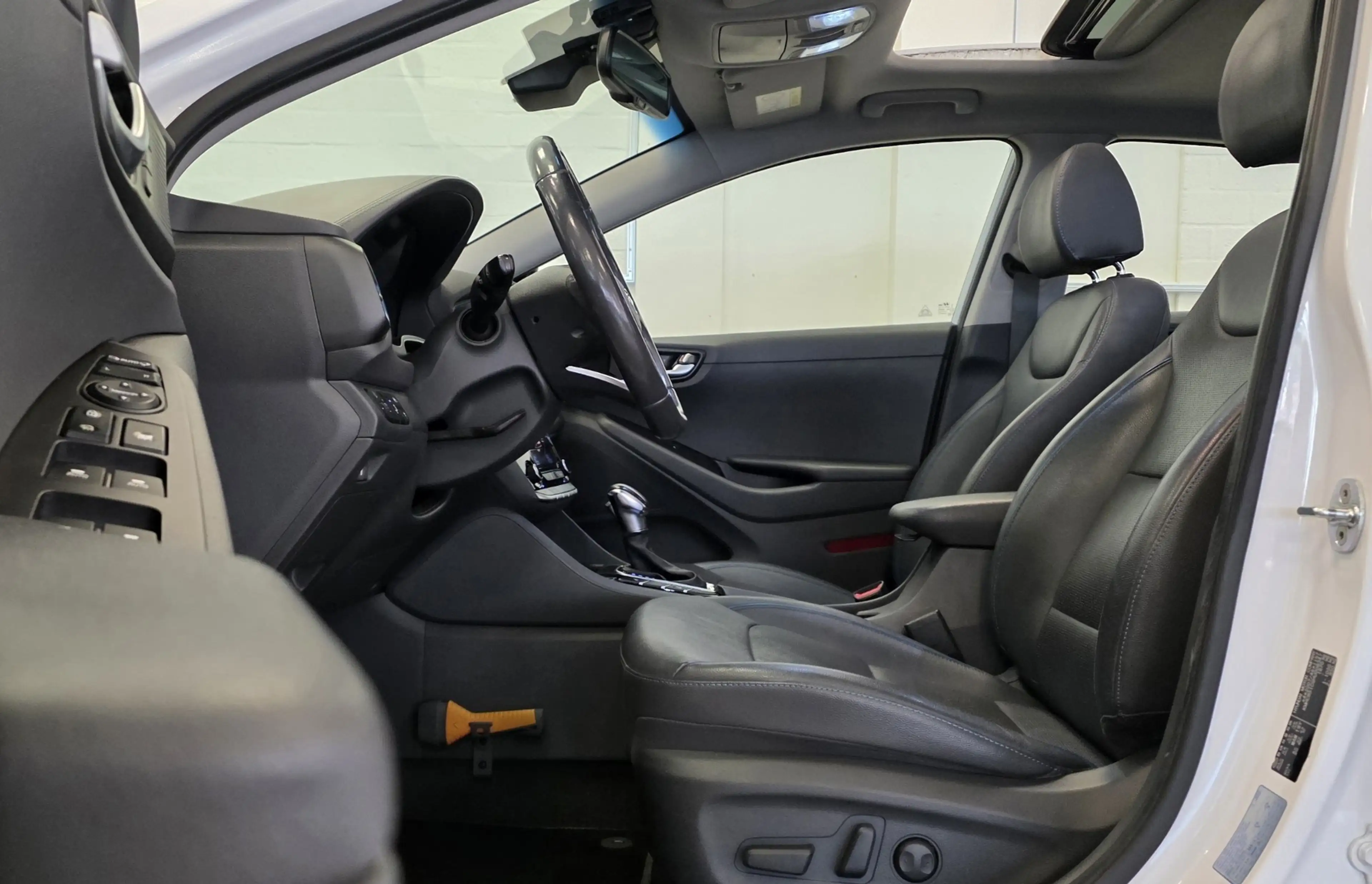 Hyundai IONIQ 1.6 GDi First Edition Pano Leer Vol opties! Garant — photo 12