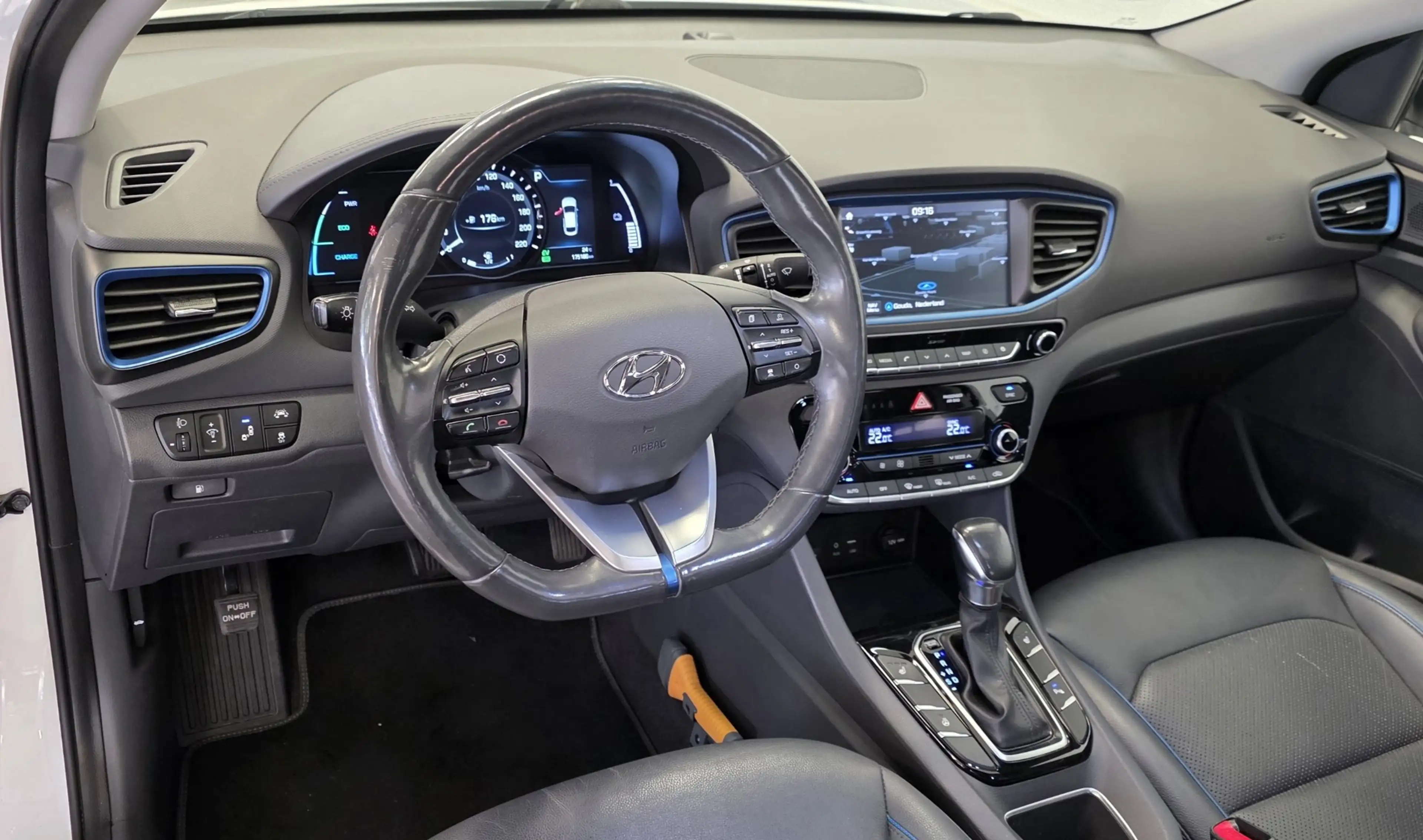Hyundai IONIQ 1.6 GDi First Edition Pano Leer Vol opties! Garant — photo 11