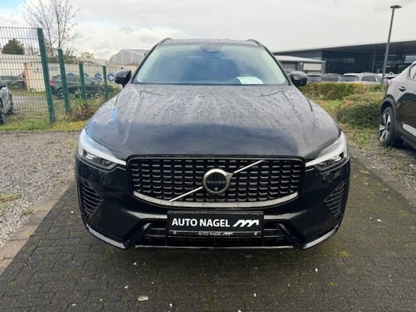 Volvo XC60 XC60 Recharge T8 Plus Dark PANO Schwarz - 2