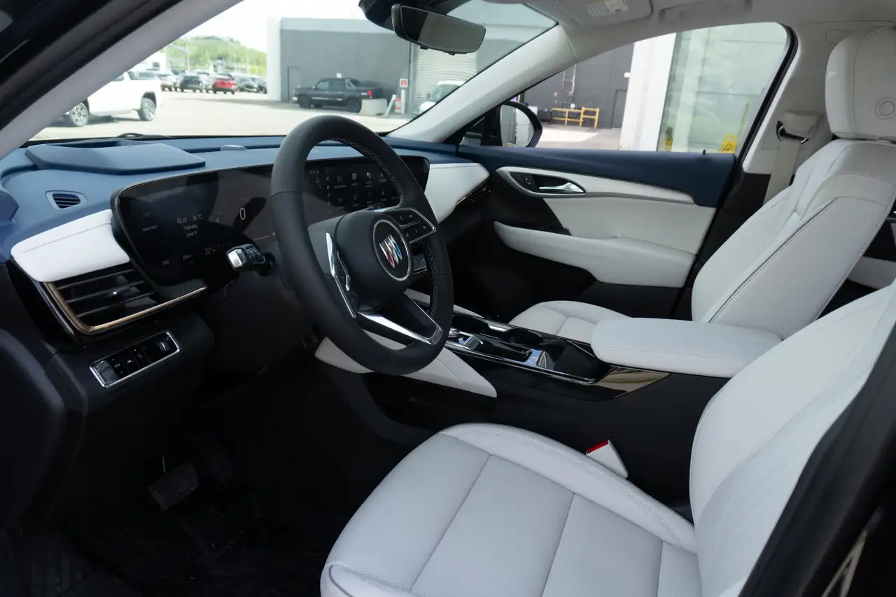 Buick Envision photo Buick Envision