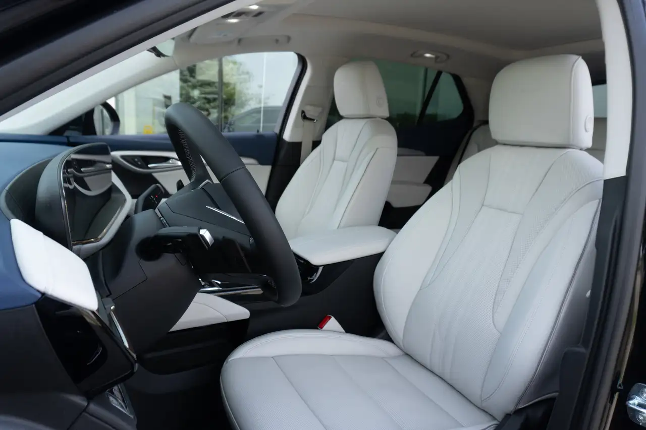 Buick Envision photo Buick Envision