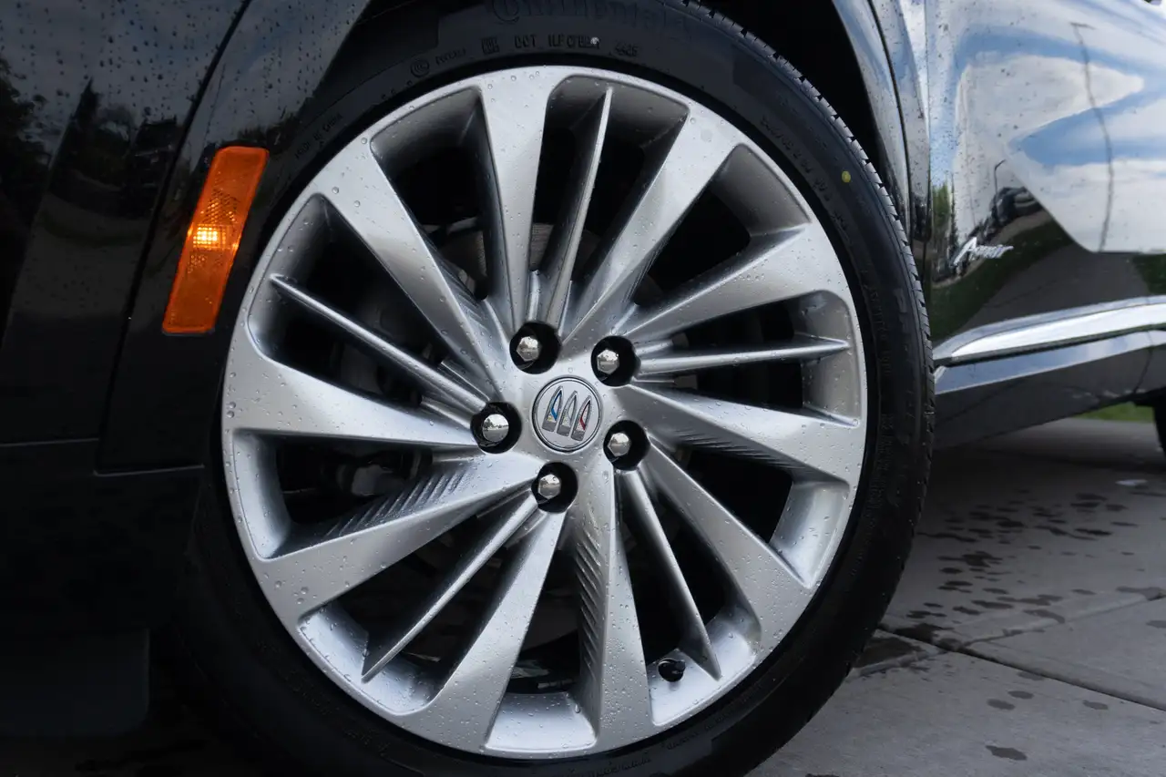Buick Envision photo Buick Envision