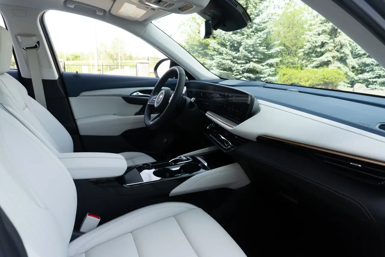 Buick Envision photo Buick Envision
