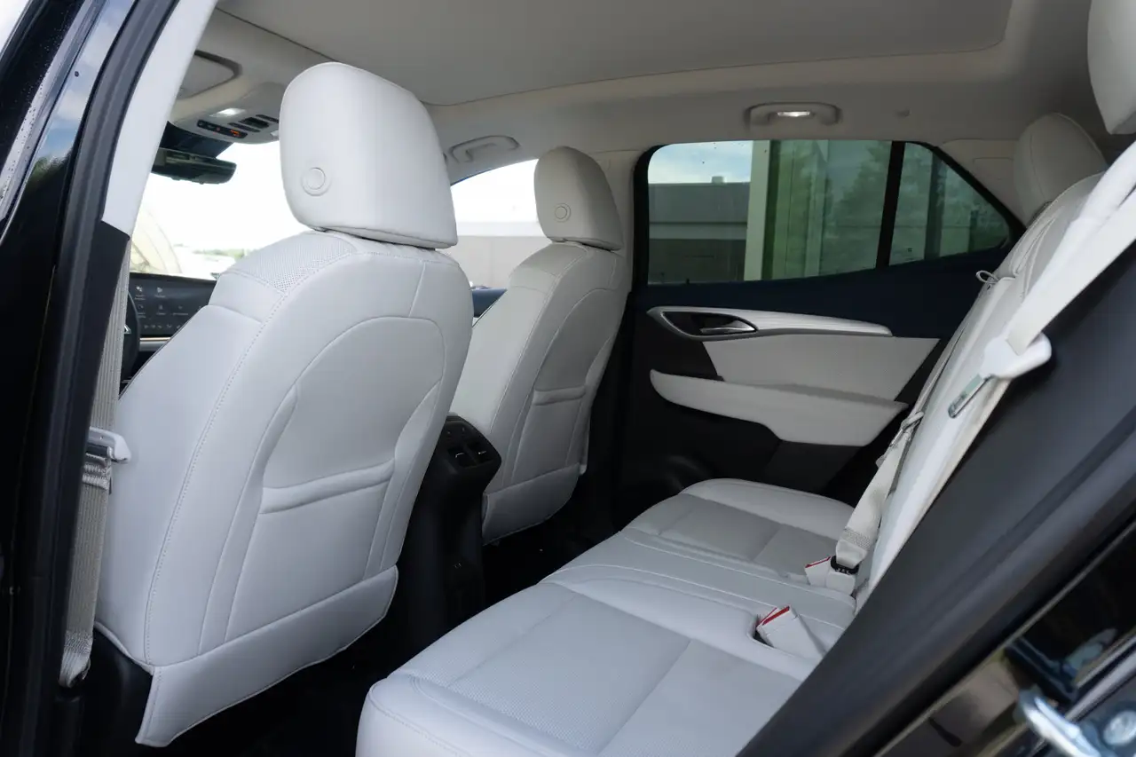 Buick Envision photo Buick Envision