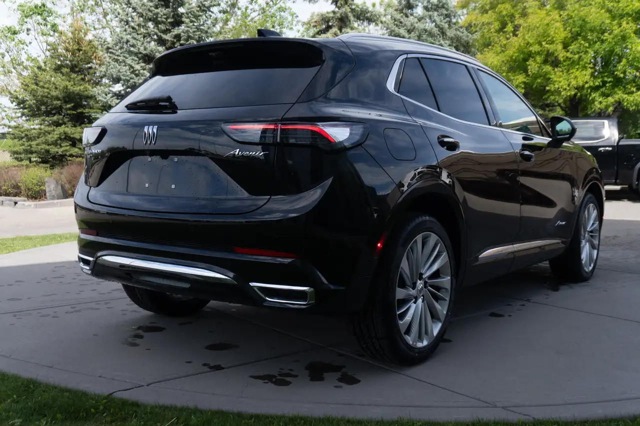 Buick Envision photo Buick Envision