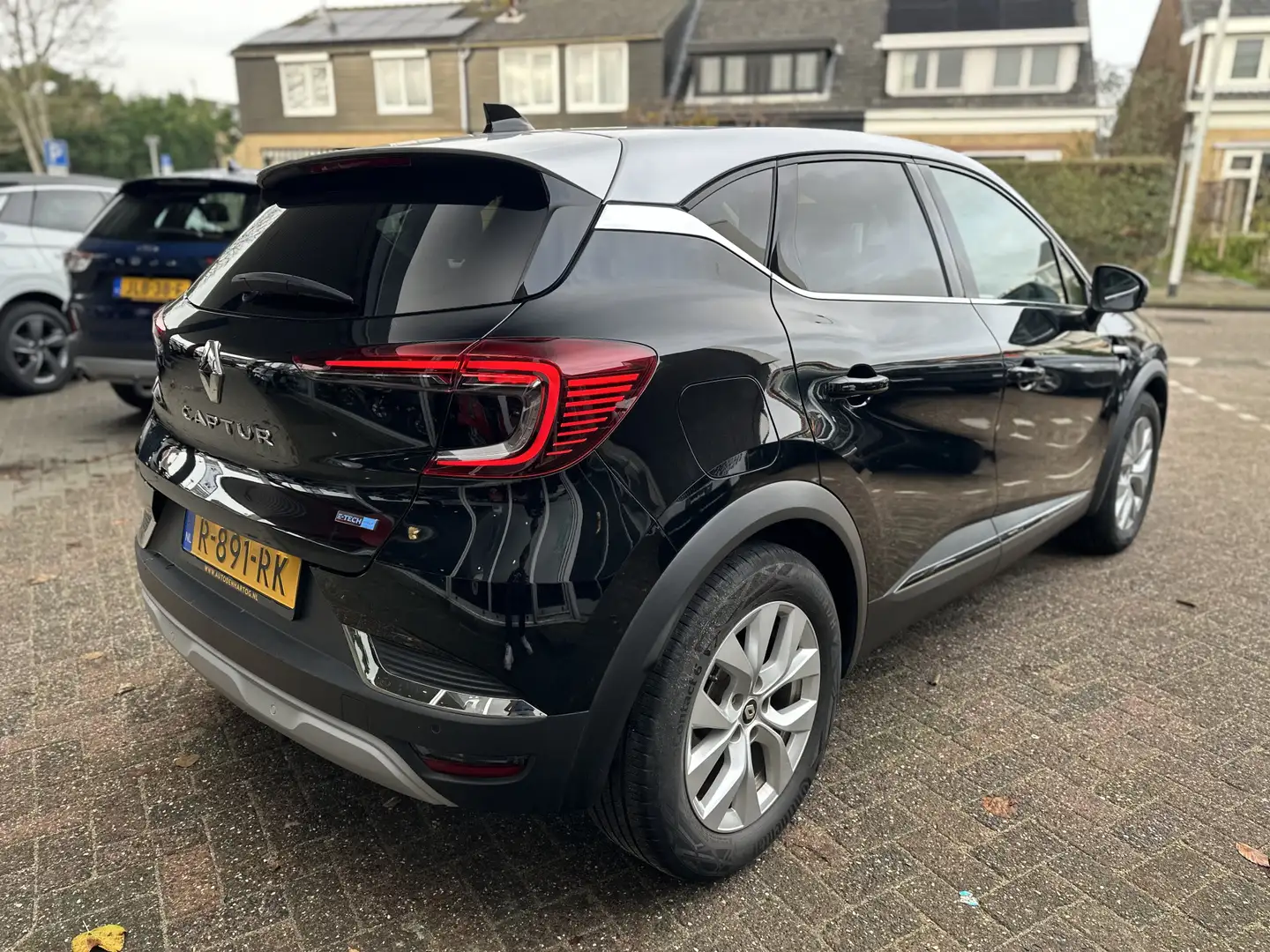 Renault Captur 1.6 E-Tech Hybrid 145 Intens Automaat Navi/Apple C Zwart - 2