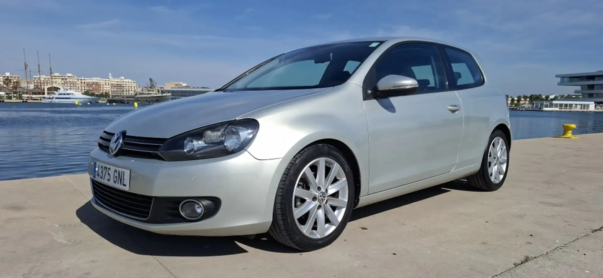 Volkswagen Golf 2.0TDI CR Sport DSG 140 Gris - 1