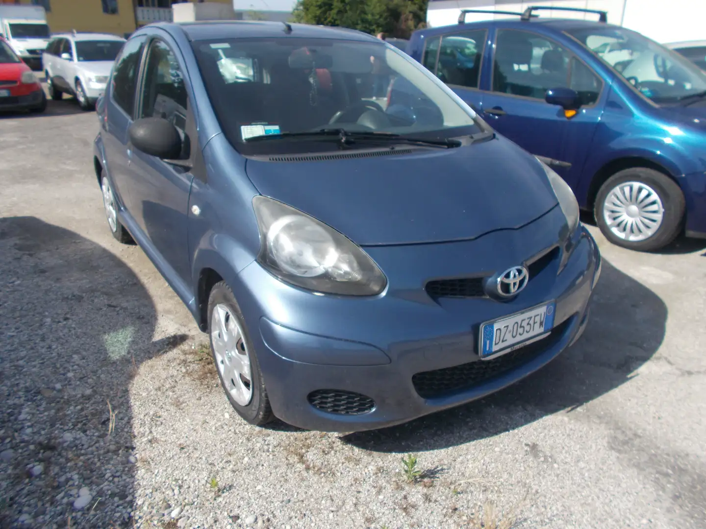 Toyota Aygo 5p 1.0 Now FL Grijs - 1