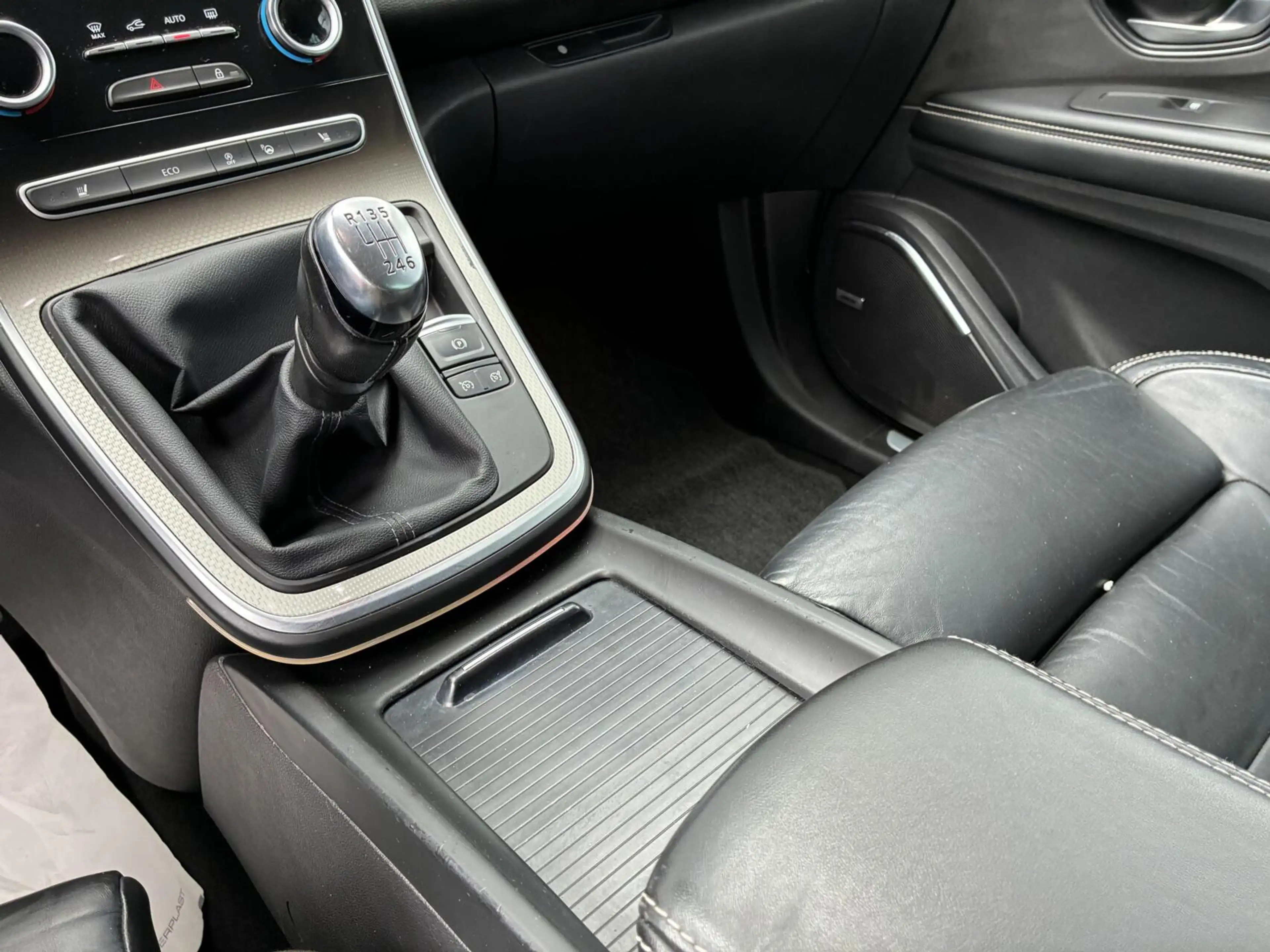 Renault Grand Scenic 1.2 TCe Intens 7p AppleCarplay Distributieriem ver — photo 9