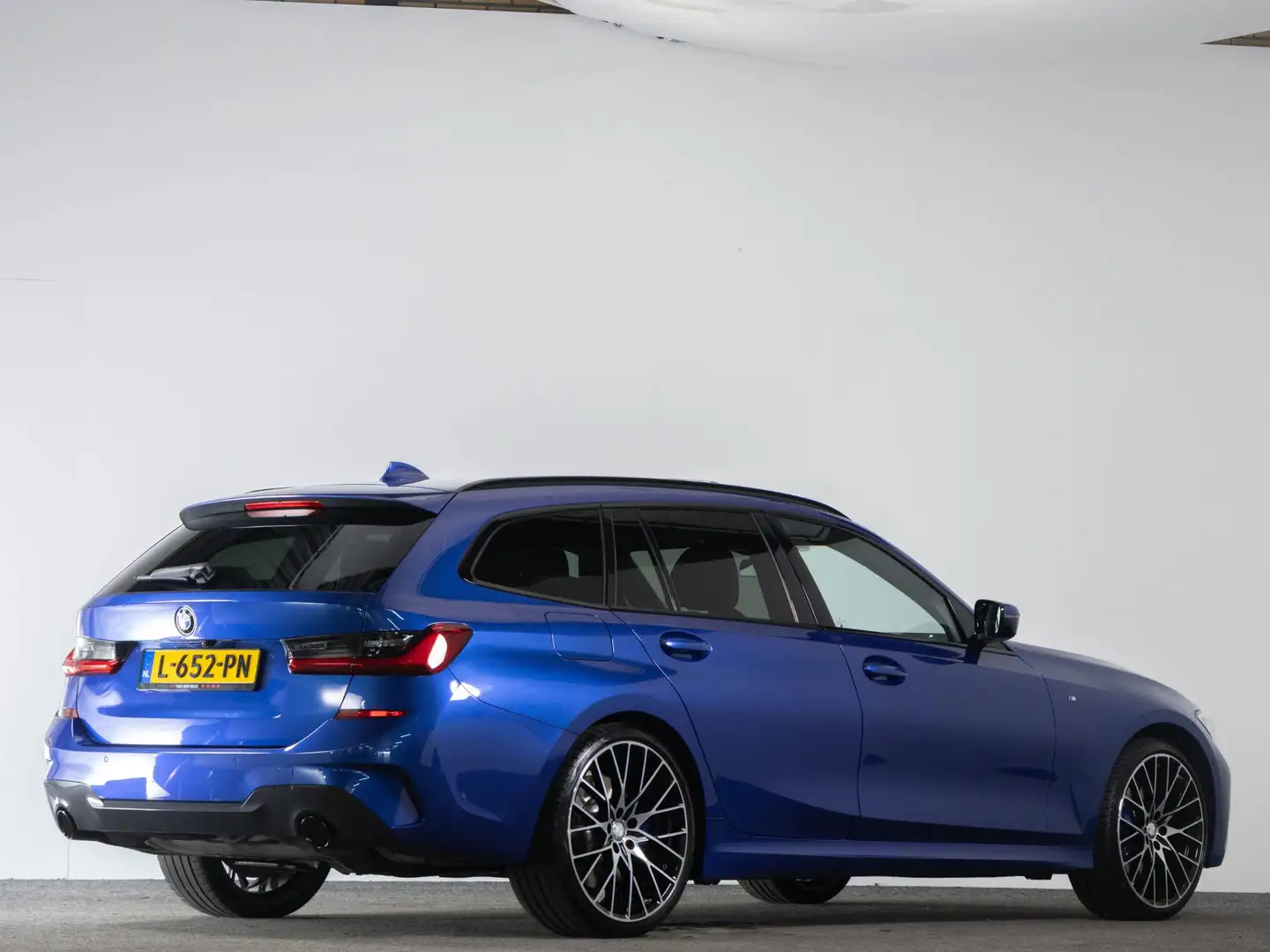 BMW 330 3-serie 330i 260 PK xDrive M-Sport | LED Laserlich Blau - 2