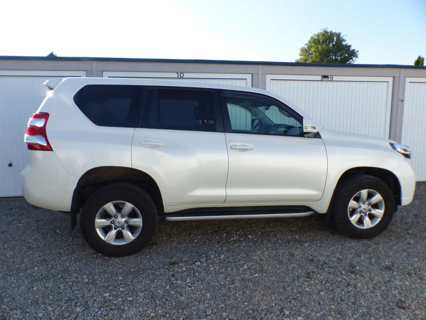 Toyota Land Cruiser 3.0 D-4D Automatik Life Blanc - 2