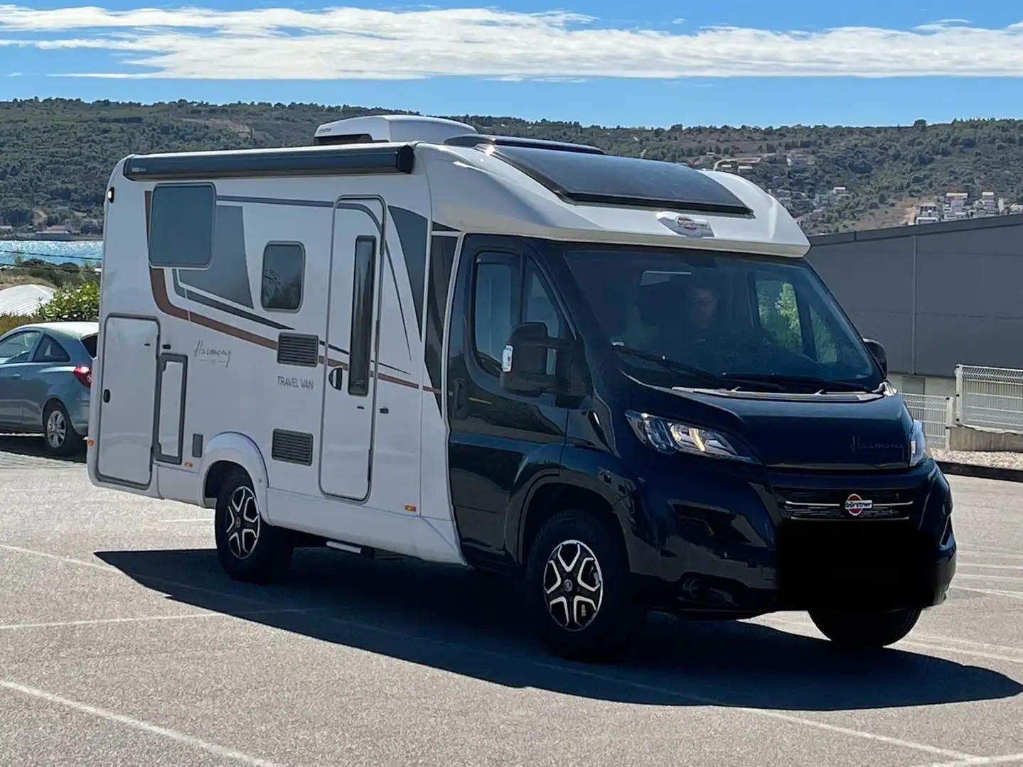 Caravans-Wohnm Bürstner Travel Van T 620 G *Automatik*Dachklima*Maxxfan* Schwarz - 1